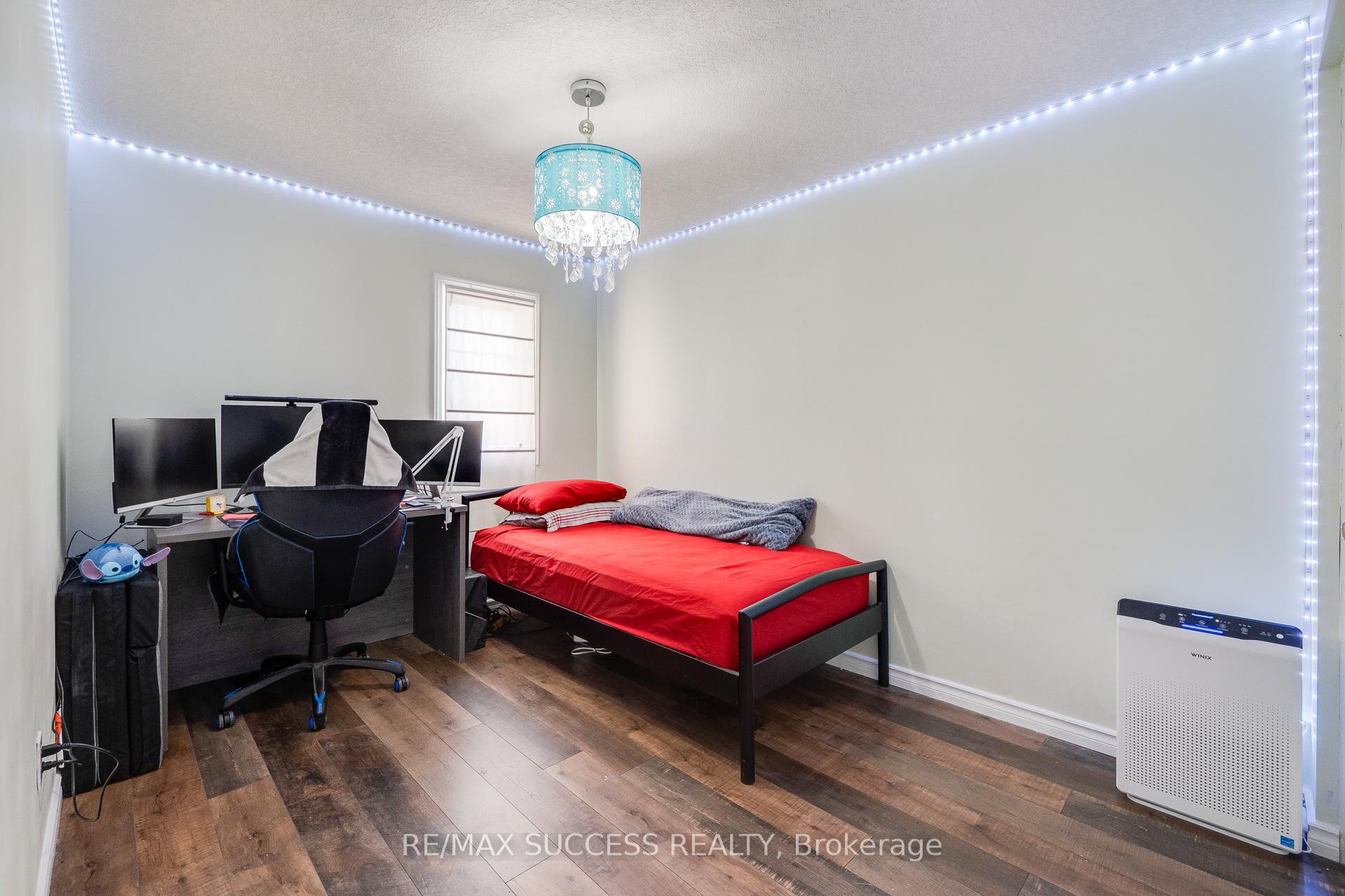 Photo 26 of 682 Activa Avenue, Kitchener — HOMEH