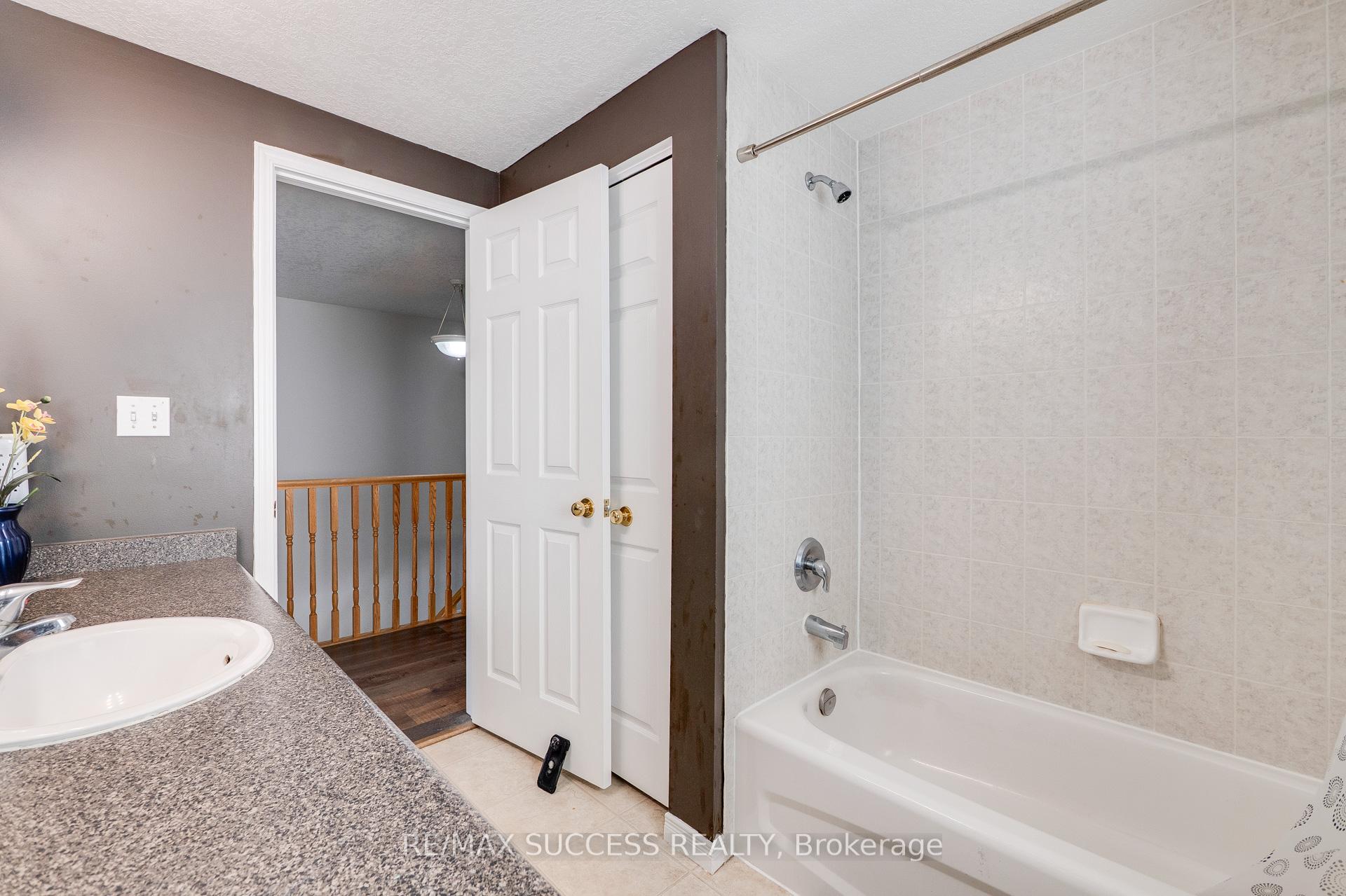 Photo 29 of 682 Activa Avenue, Kitchener — HOMEH