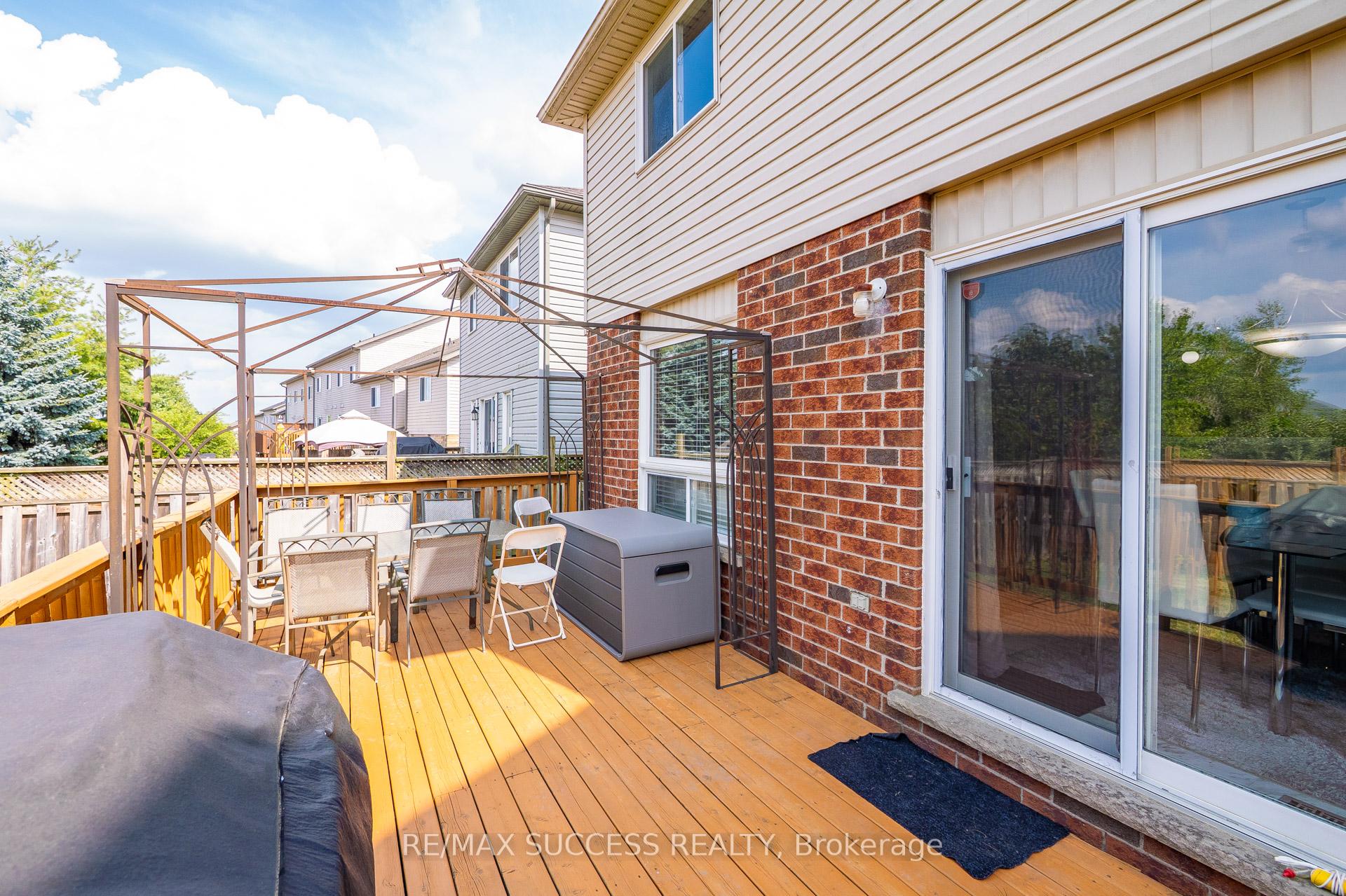 Photo 37 of 682 Activa Avenue, Kitchener — HOMEH