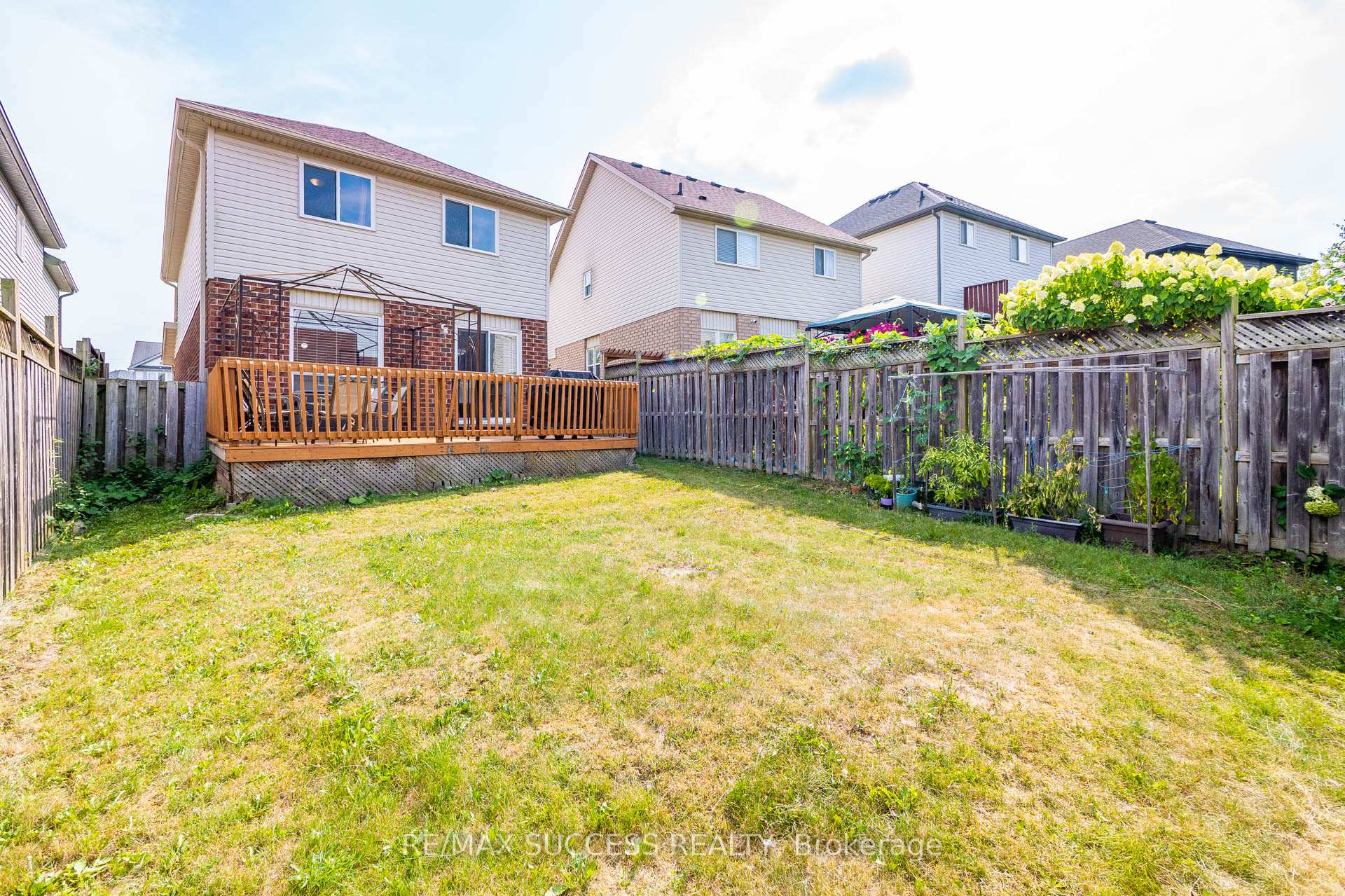 Photo 39 of 682 Activa Avenue, Kitchener — HOMEH