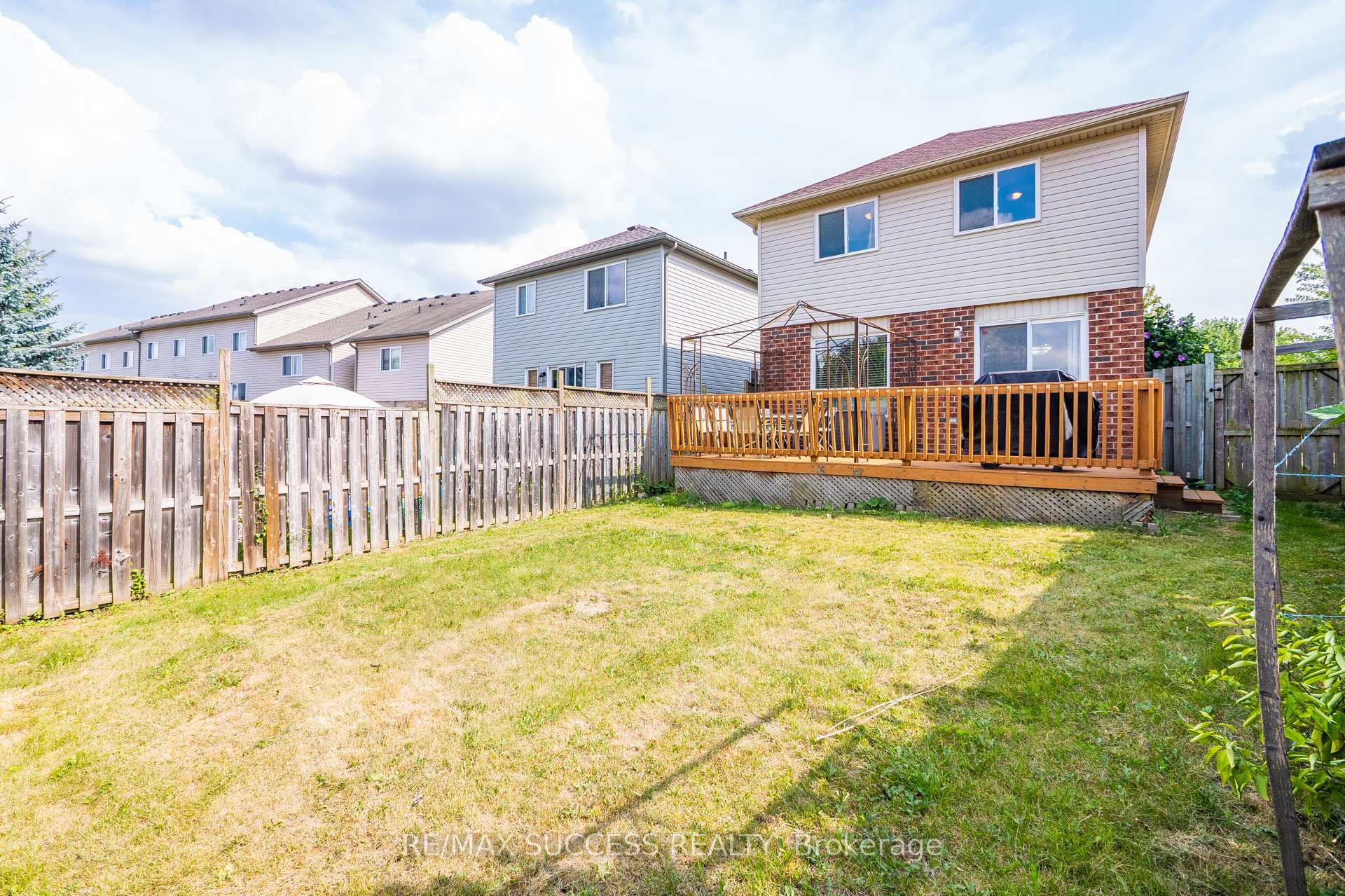 Photo 40 of 682 Activa Avenue, Kitchener — HOMEH