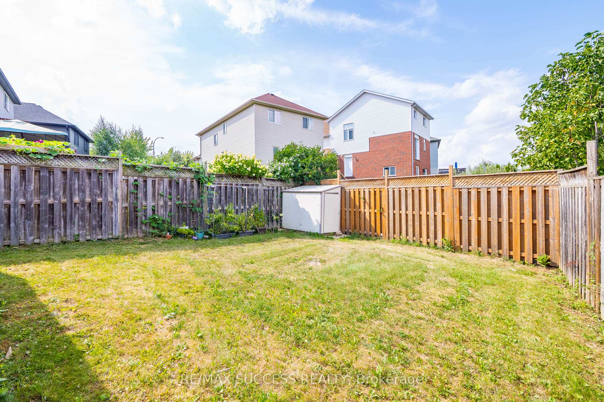 Photo 41 of 682 Activa Avenue, Kitchener — HOMEH