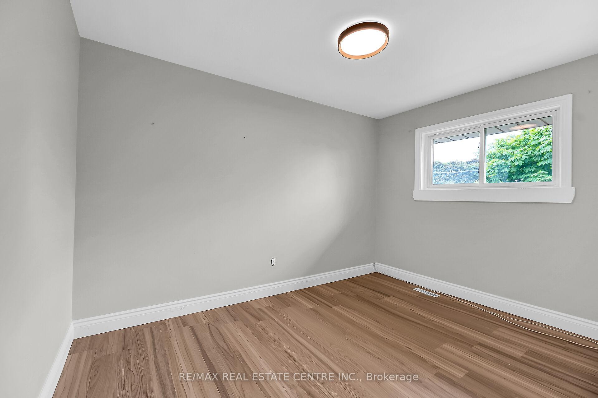 Photo 2 of 502 Upper Kenilworth Avenue, Hamilton, Huntington — HOMEH