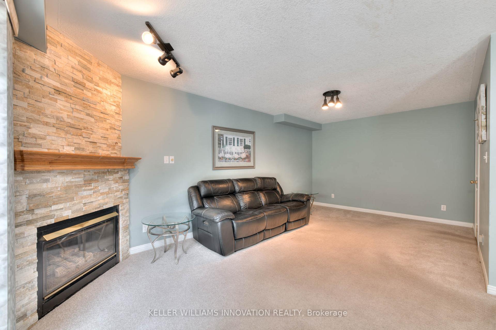 Photo 13 of 23 Tami Court, Kitchener — HOMEH