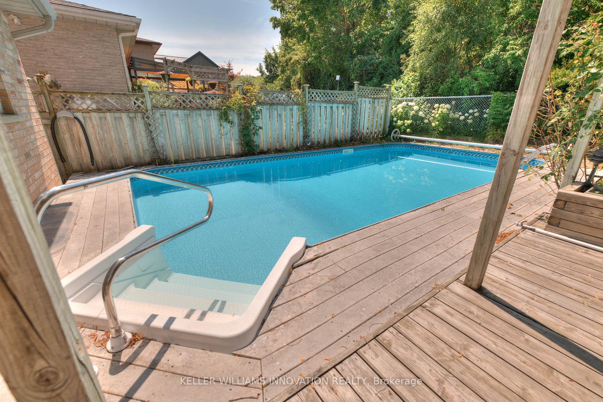 Photo 33 of 23 Tami Court, Kitchener — HOMEH