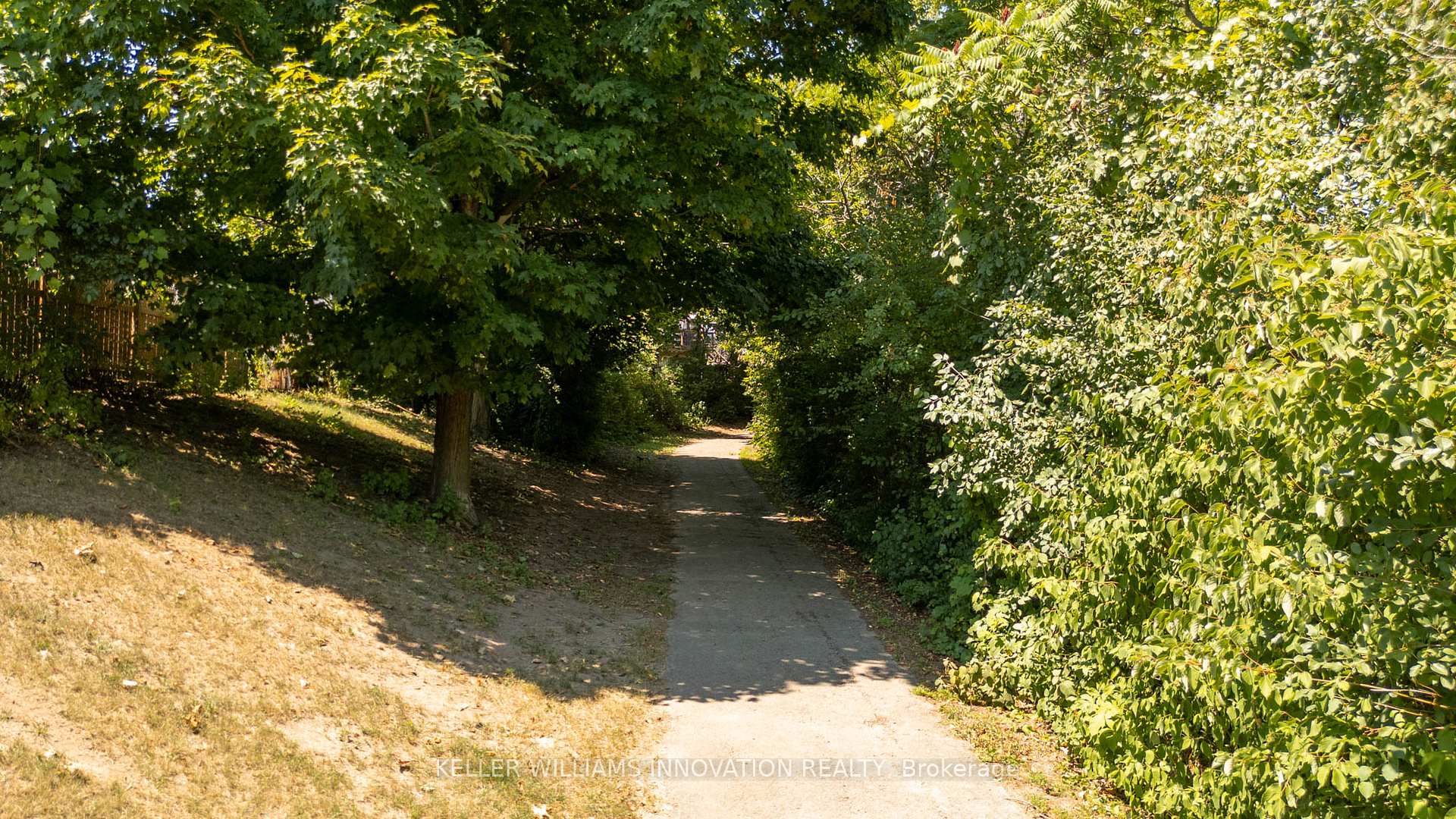 Photo 40 of 23 Tami Court, Kitchener — HOMEH