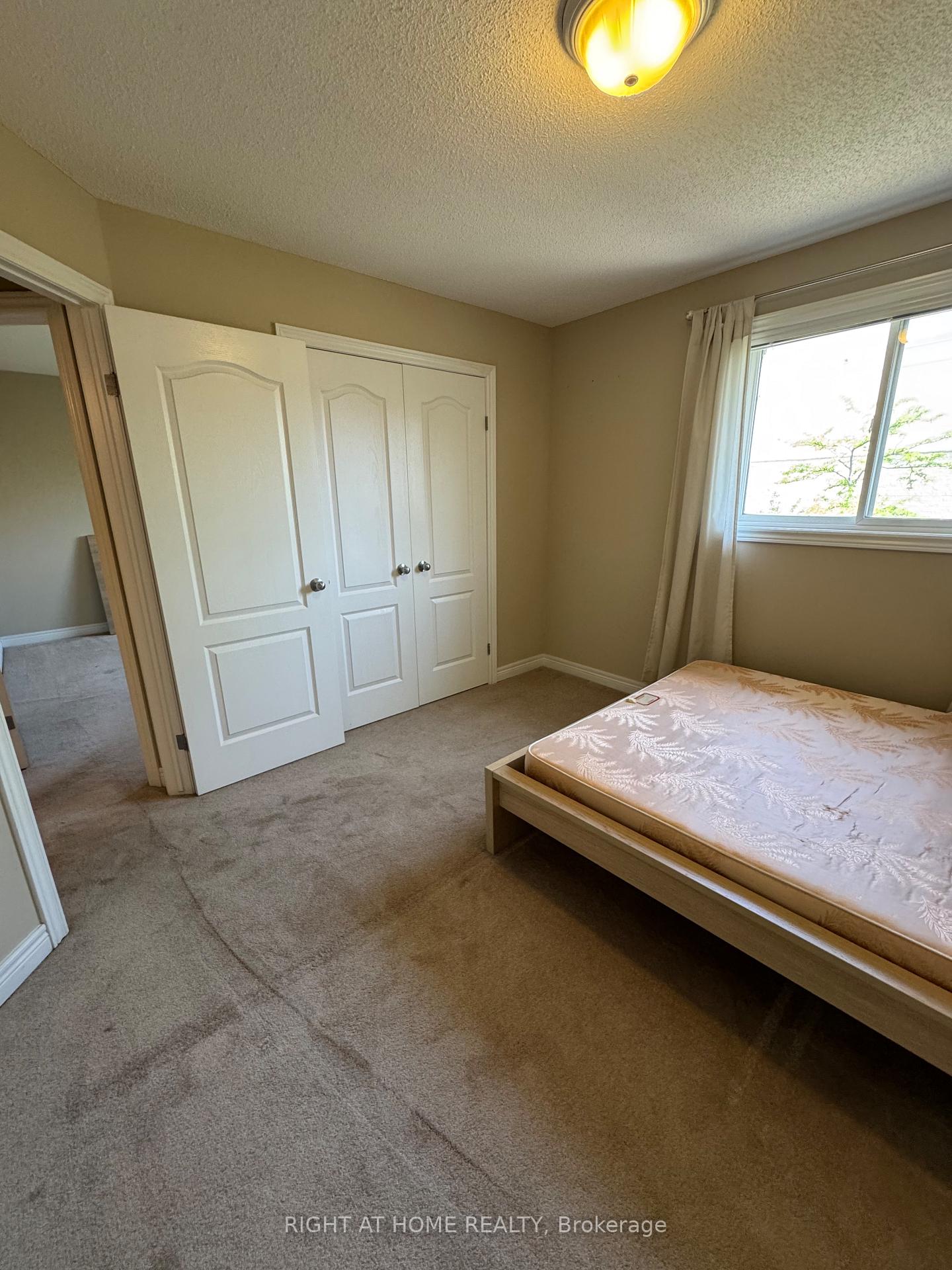 Photo 14 of 1125 Harrogate Drive, Hamilton, Meadowlands — HOMEH