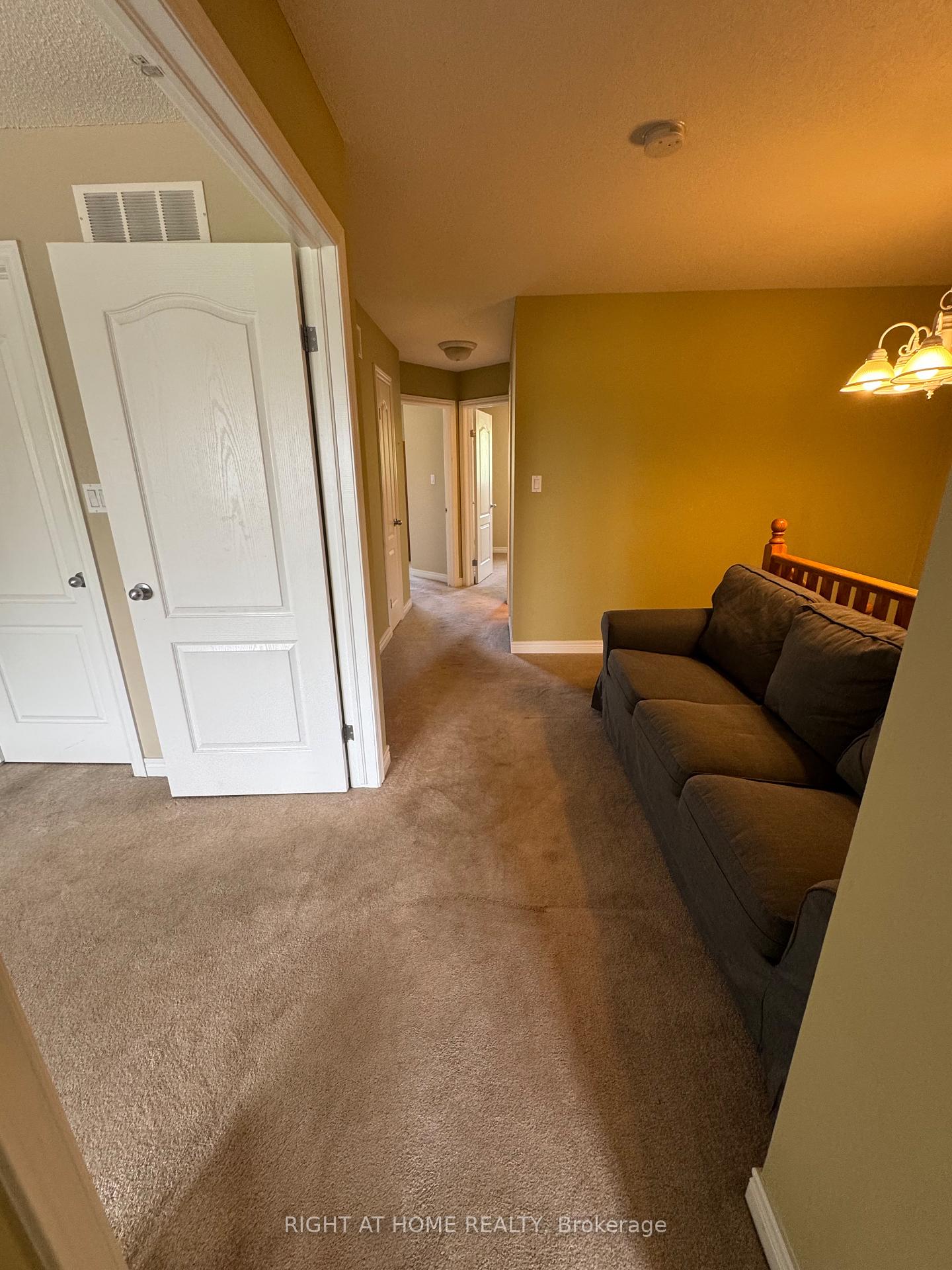 Photo 18 of 1125 Harrogate Drive, Hamilton, Meadowlands — HOMEH
