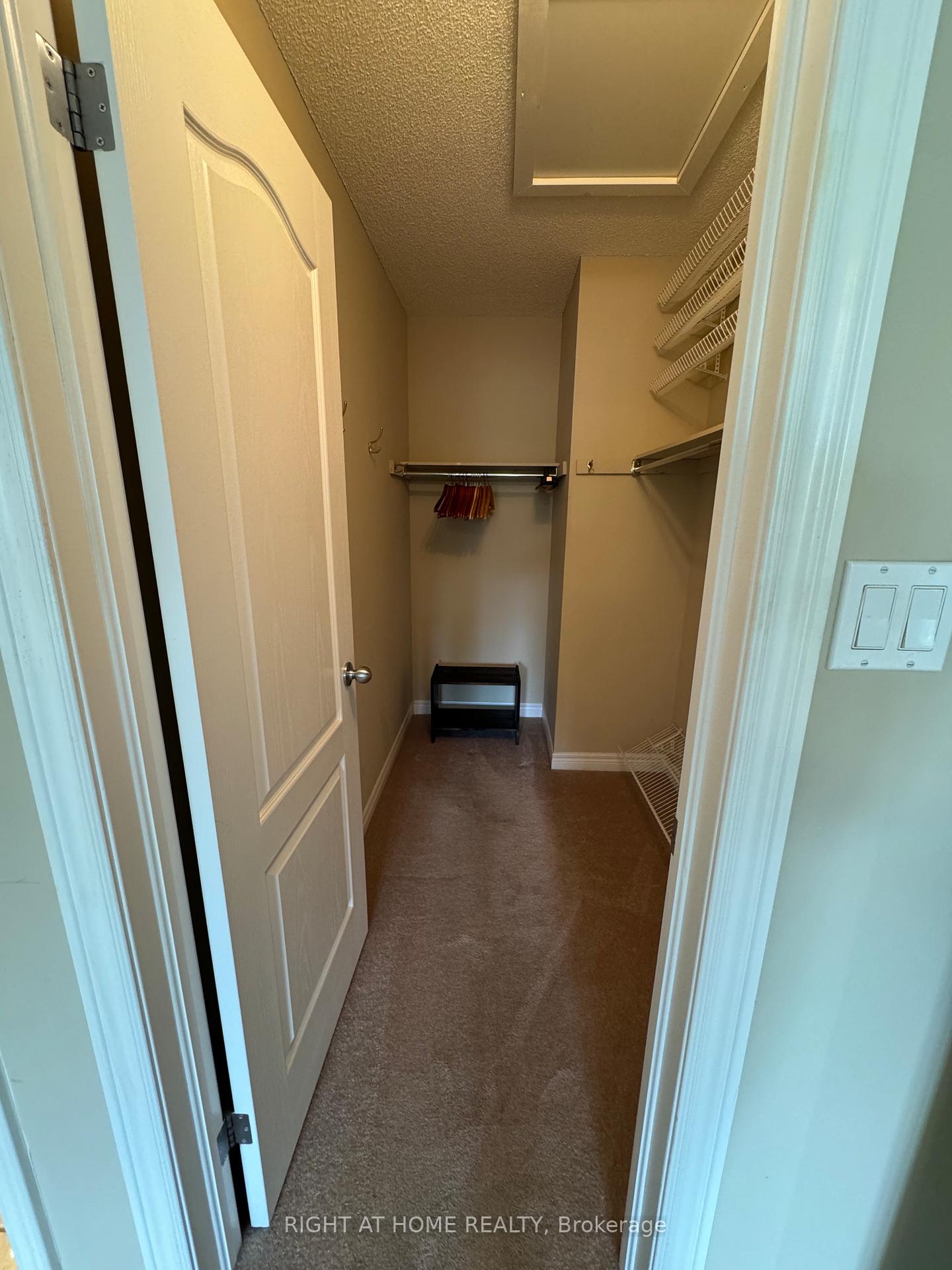 Photo 19 of 1125 Harrogate Drive, Hamilton, Meadowlands — HOMEH