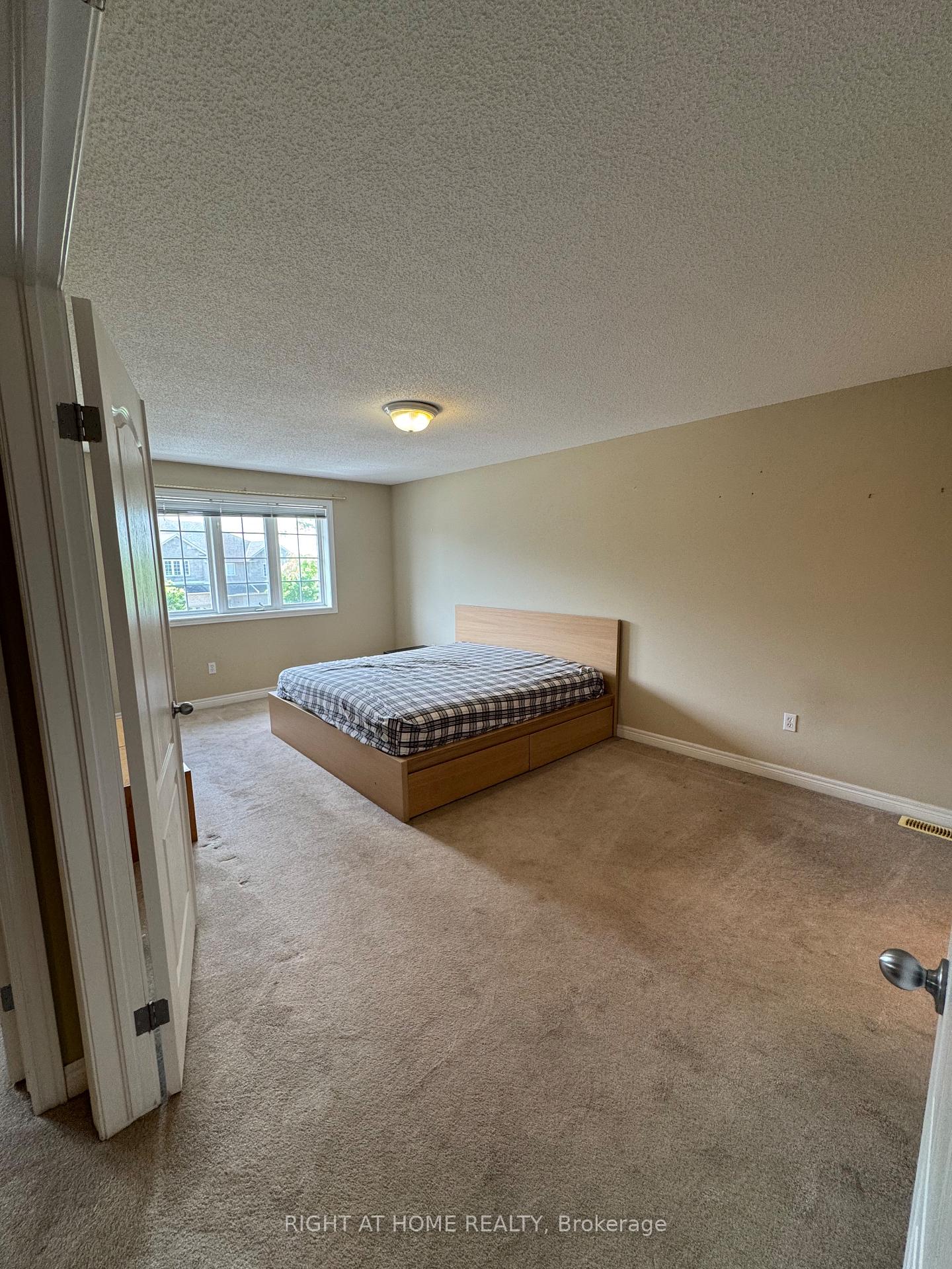 Photo 22 of 1125 Harrogate Drive, Hamilton, Meadowlands — HOMEH