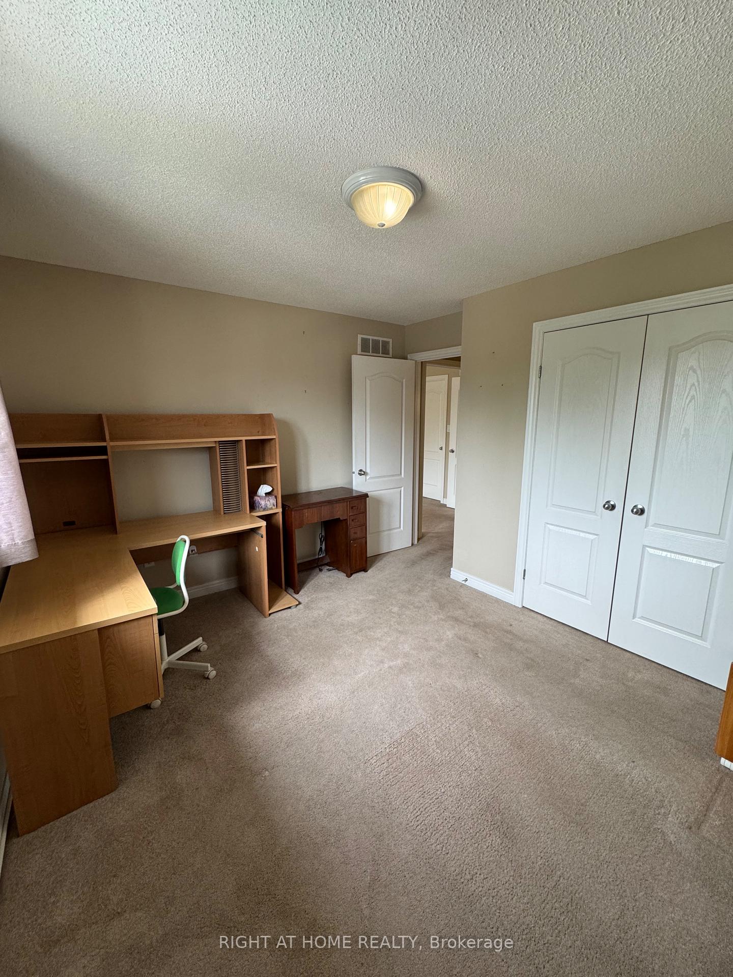 Photo 23 of 1125 Harrogate Drive, Hamilton, Meadowlands — HOMEH
