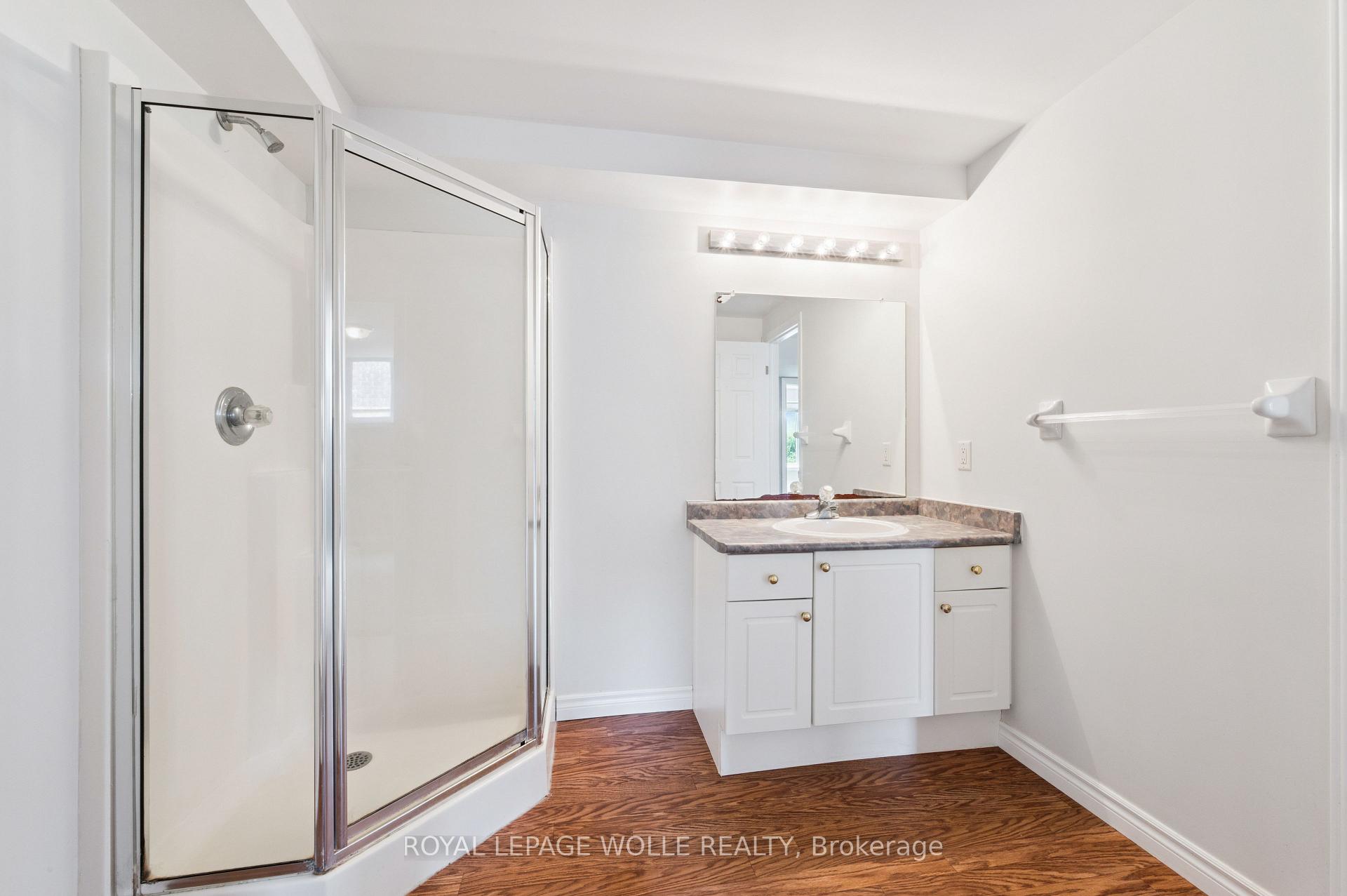Photo 6 of 127 Chandos Drive, Kitchener — HOMEH