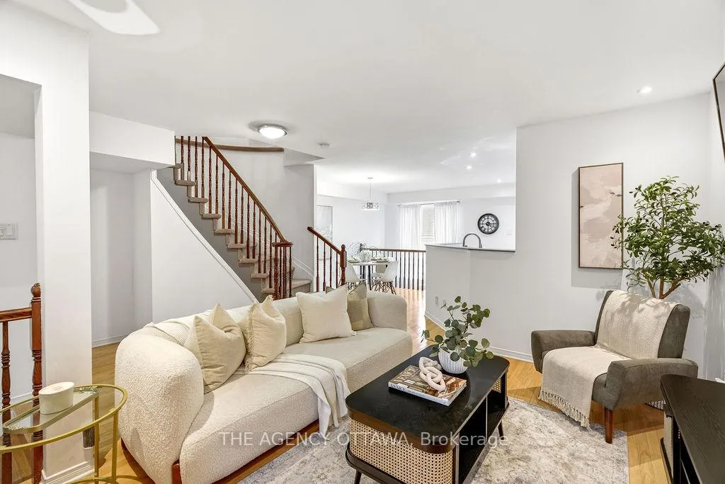 Photo 8 of 555 Aberfoyle Circle, Ottawa, Kanata - Morgan's Grant/South March — HOMEH