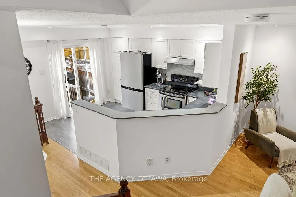 Photo 15 of 555 Aberfoyle Circle, Ottawa, Kanata - Morgan's Grant/South March — HOMEH