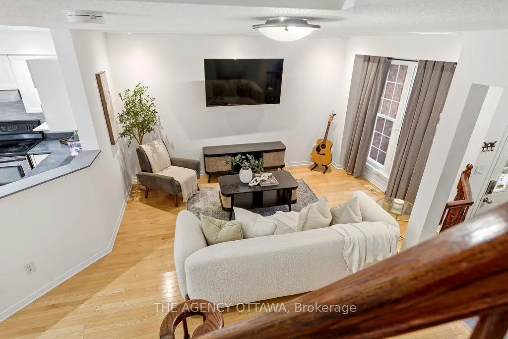 Photo 16 of 555 Aberfoyle Circle, Ottawa, Kanata - Morgan's Grant/South March — HOMEH