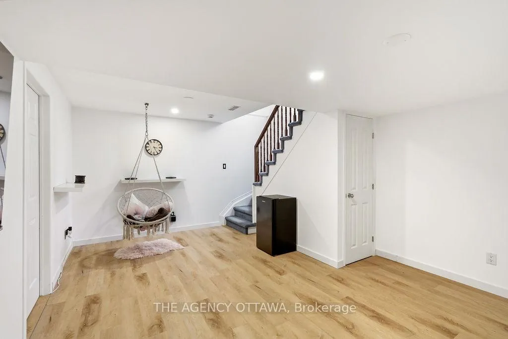 Photo 34 of 555 Aberfoyle Circle, Ottawa, Kanata - Morgan's Grant/South March — HOMEH