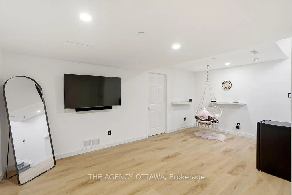 Photo 36 of 555 Aberfoyle Circle, Ottawa, Kanata - Morgan's Grant/South March — HOMEH