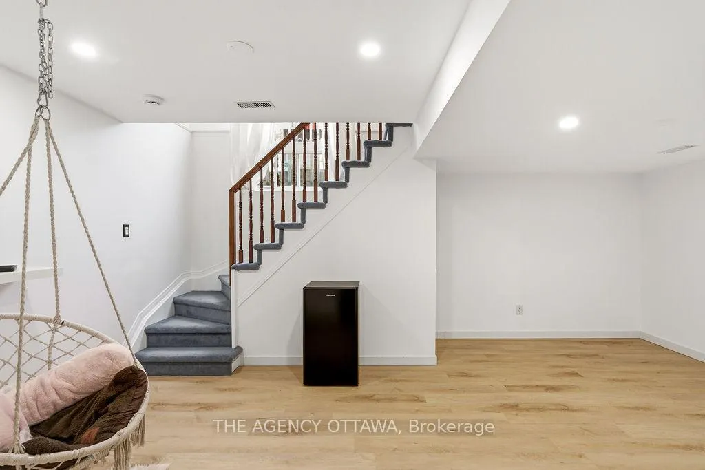 Photo 37 of 555 Aberfoyle Circle, Ottawa, Kanata - Morgan's Grant/South March — HOMEH