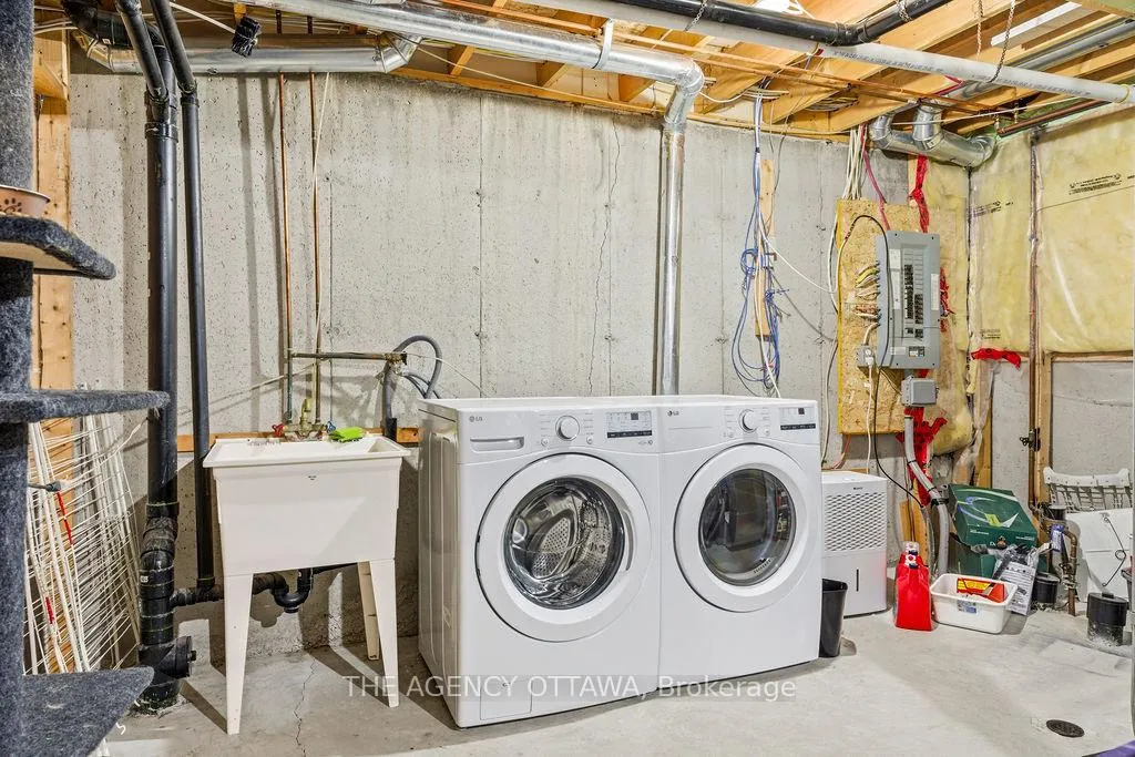 Photo 38 of 555 Aberfoyle Circle, Ottawa, Kanata - Morgan's Grant/South March — HOMEH