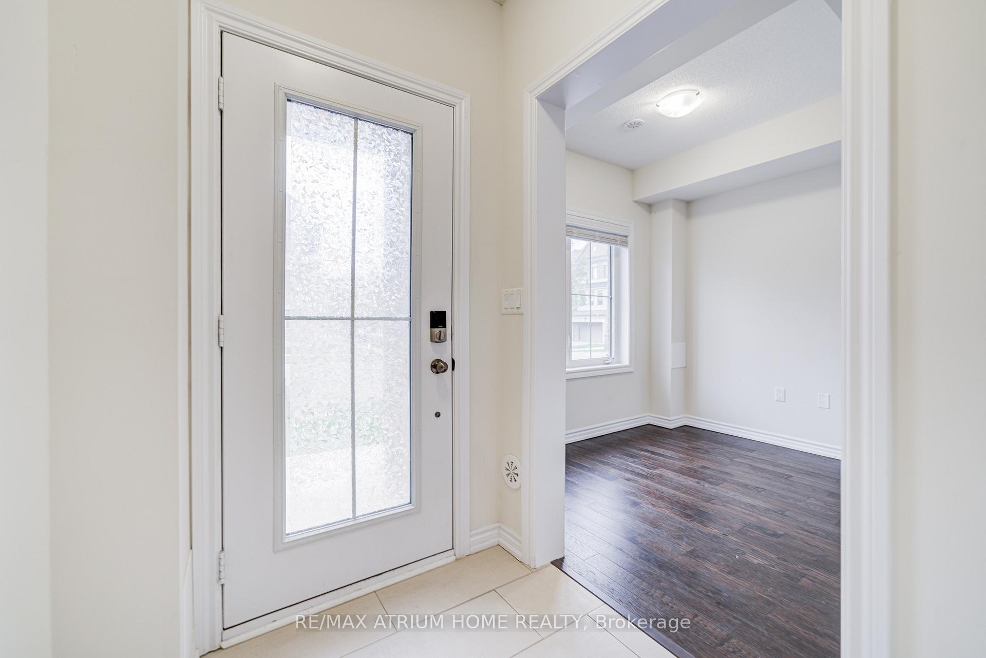 Photo 4 of 41 George Peach Avenue, Markham, Victoria Square — HOMEH