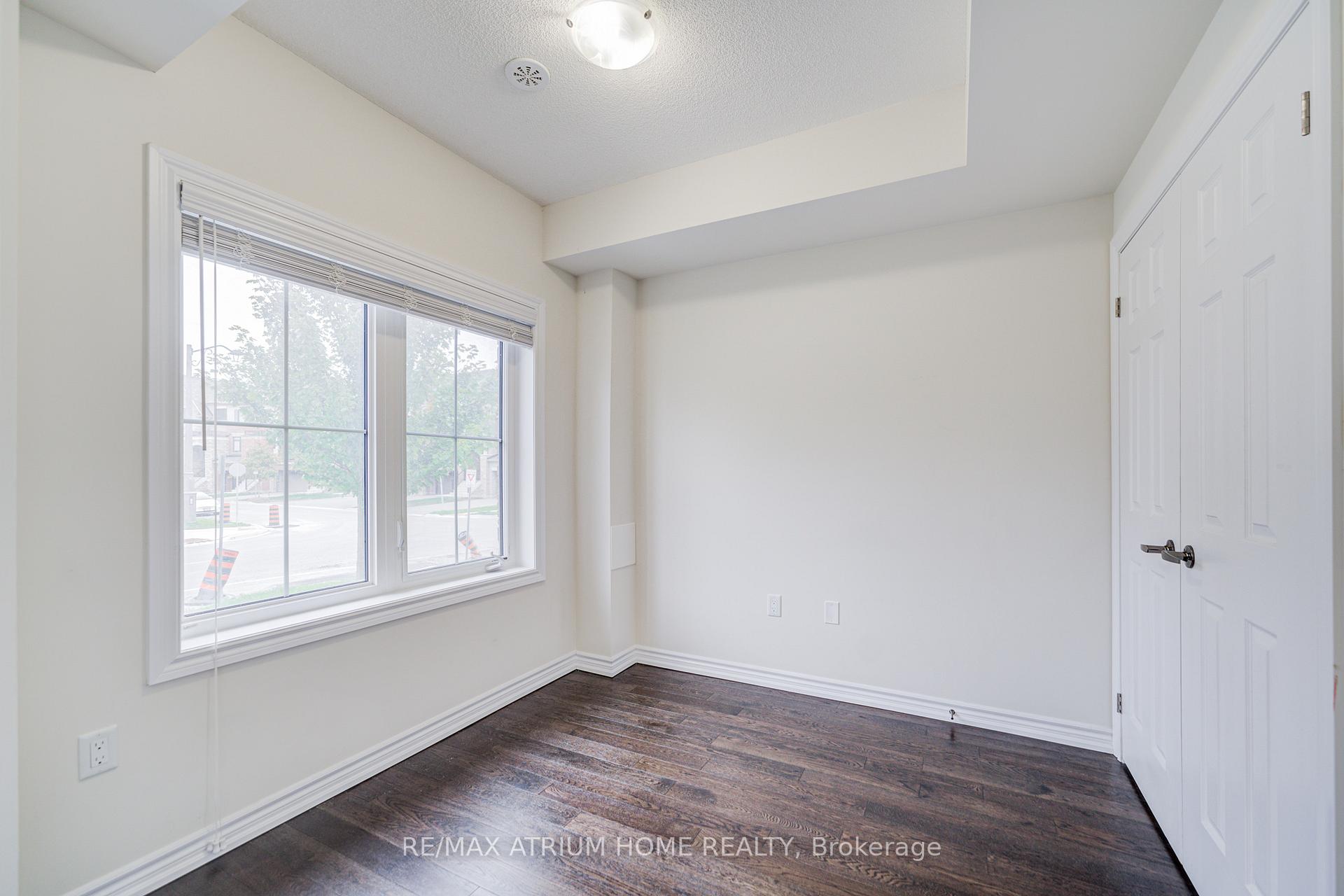 Photo 5 of 41 George Peach Avenue, Markham, Victoria Square — HOMEH