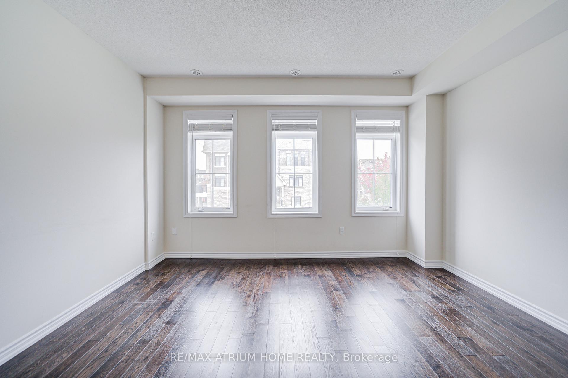 Photo 9 of 41 George Peach Avenue, Markham, Victoria Square — HOMEH