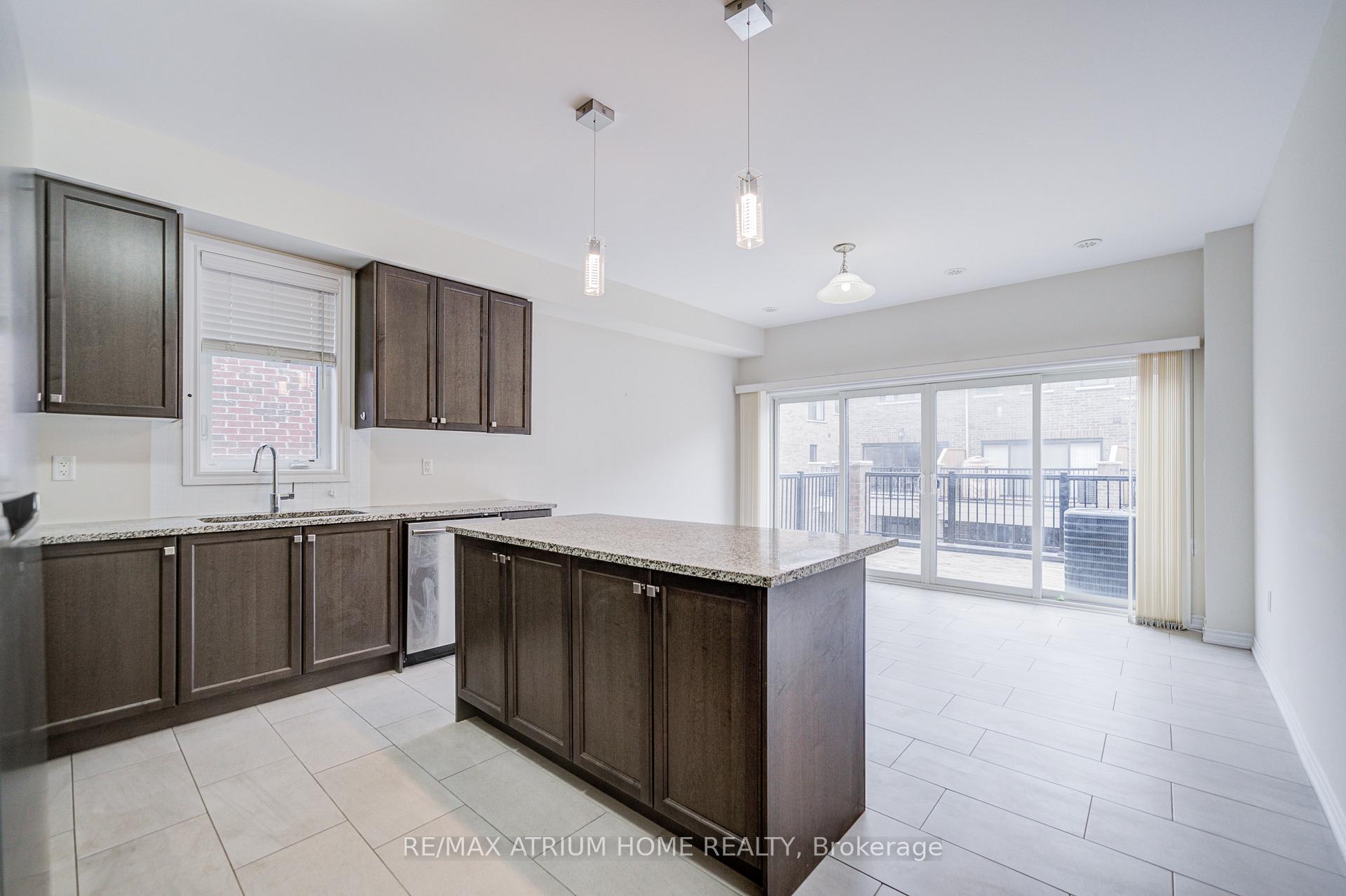 Photo 12 of 41 George Peach Avenue, Markham, Victoria Square — HOMEH