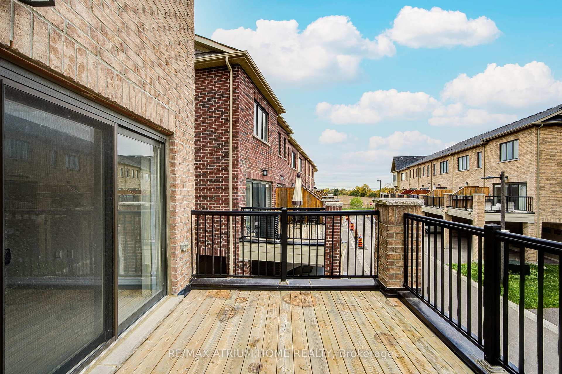 Photo 18 of 41 George Peach Avenue, Markham, Victoria Square — HOMEH