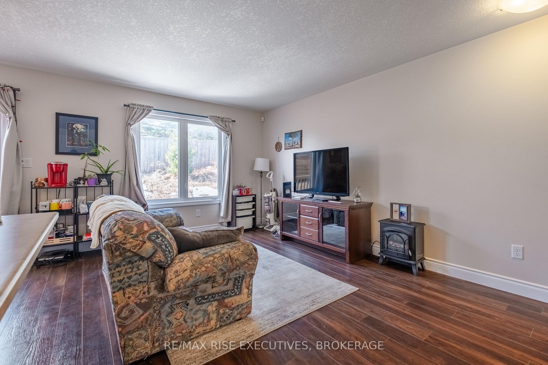 Photo 13 of 80 Amy Lynn Drive, Loyalist, Amherstview — HOMEH