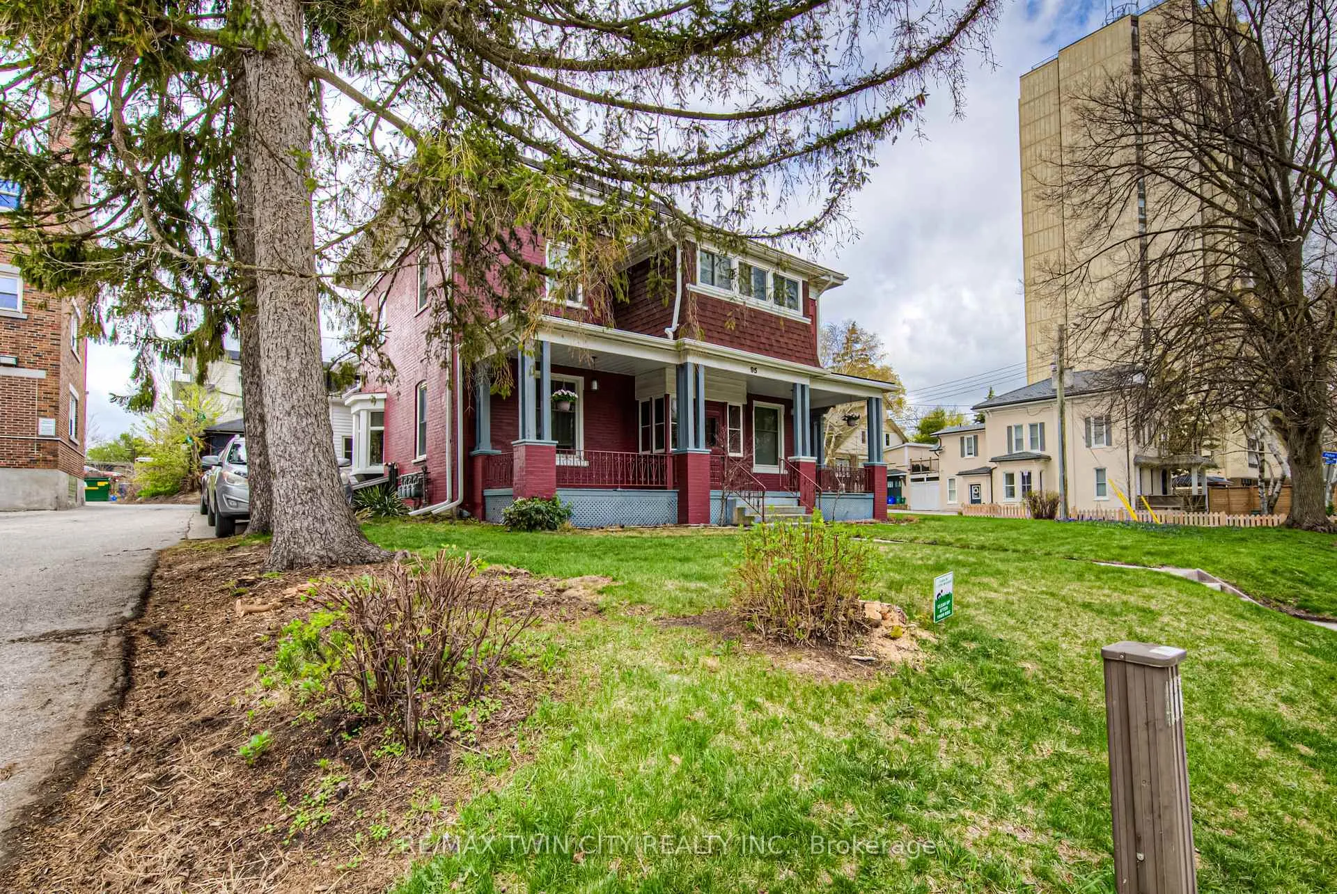 Photo 2 of 95 Church Street, Kitchener — HOMEH