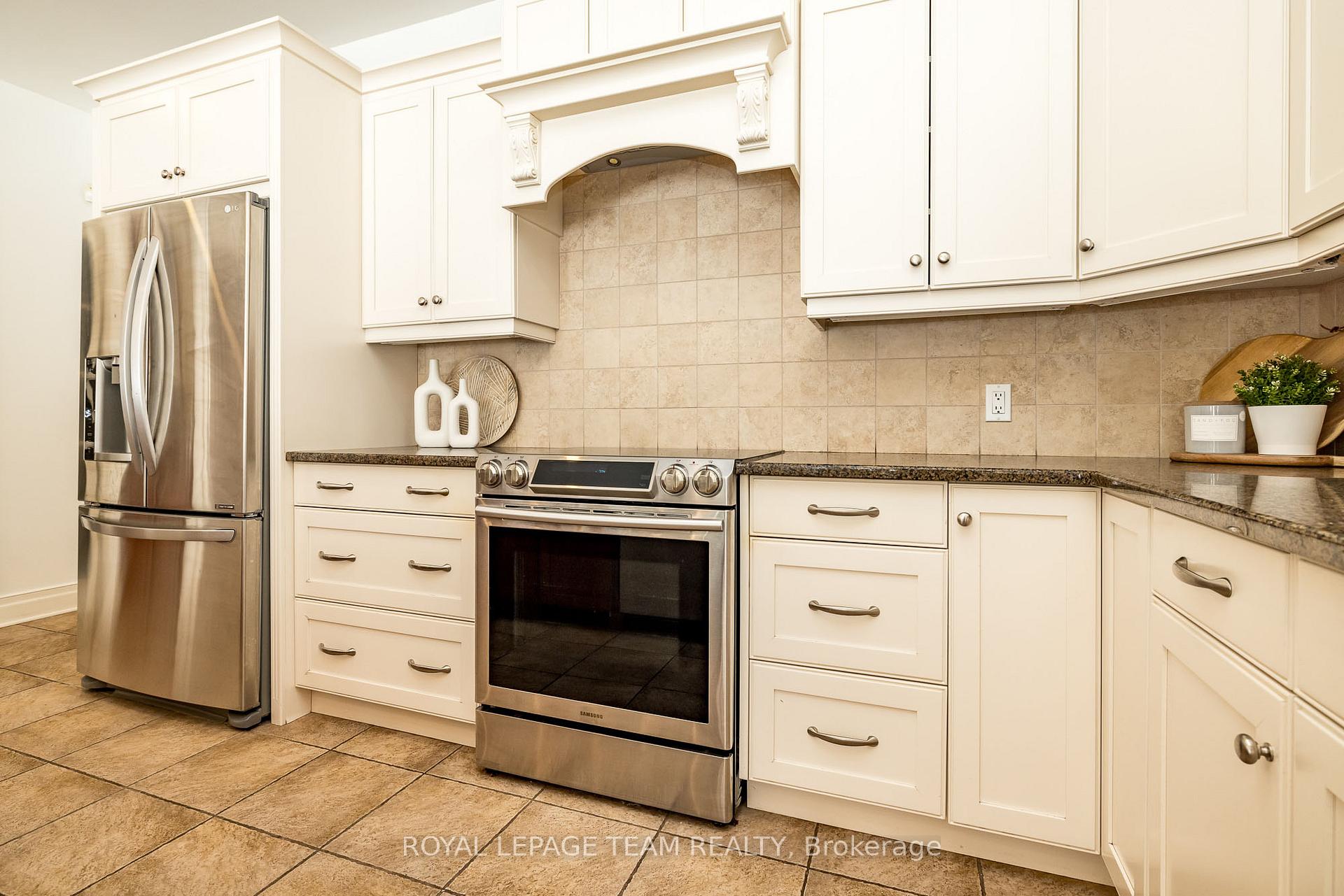 Photo 11 of 28 Marchvale Drive, Ottawa, Kanata - Rural Kanata (Central) — HOMEH
