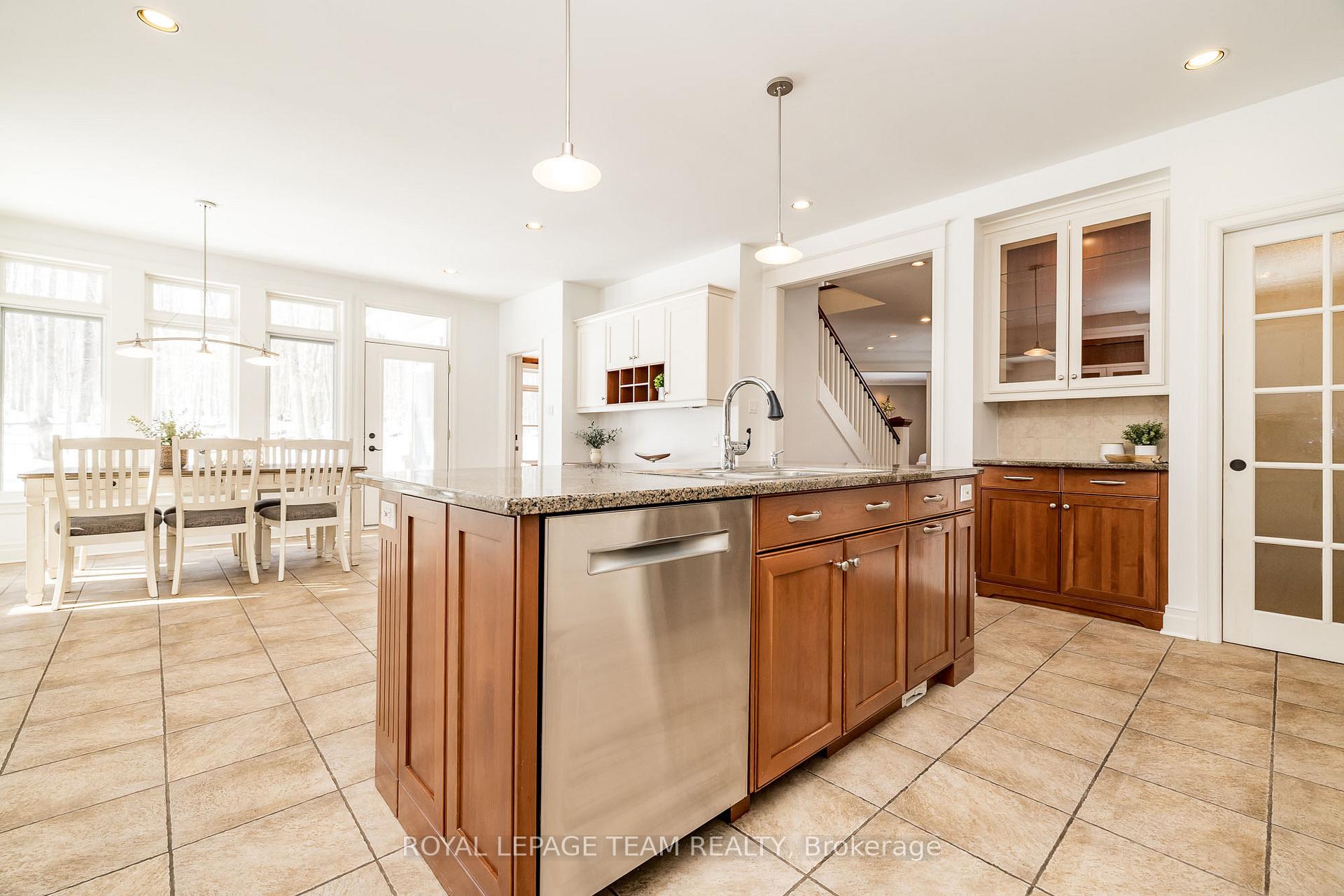 Photo 12 of 28 Marchvale Drive, Ottawa, Kanata - Rural Kanata (Central) — HOMEH