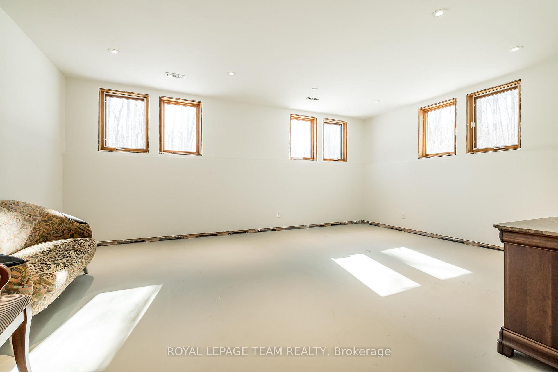 Photo 43 of 28 Marchvale Drive, Ottawa, Kanata - Rural Kanata (Central) — HOMEH