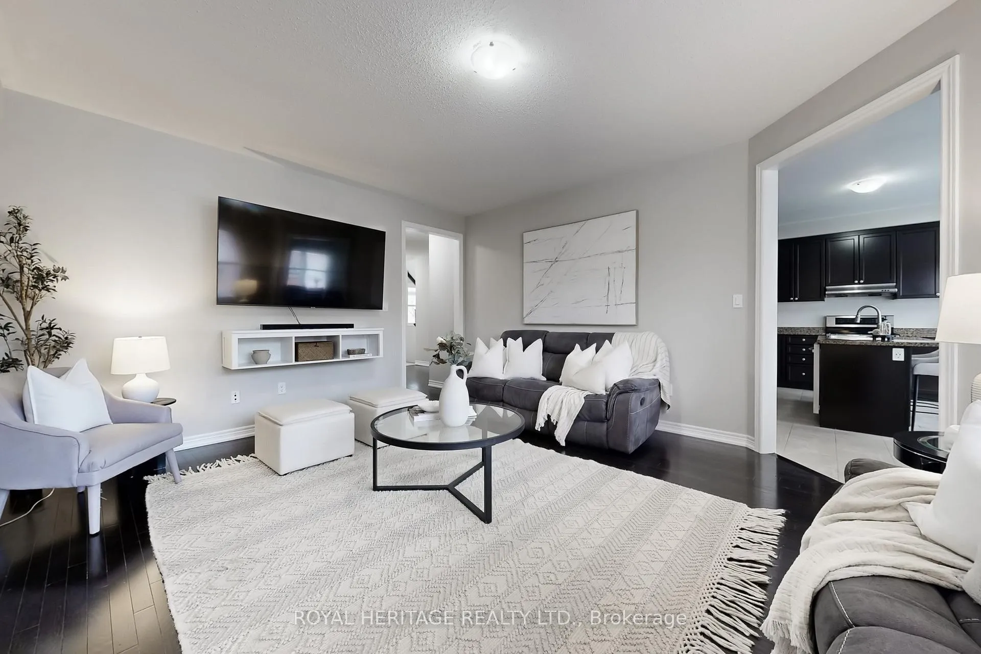 Photo 9 of 115 Grady Drive, Clarington, Newcastle — HOMEH