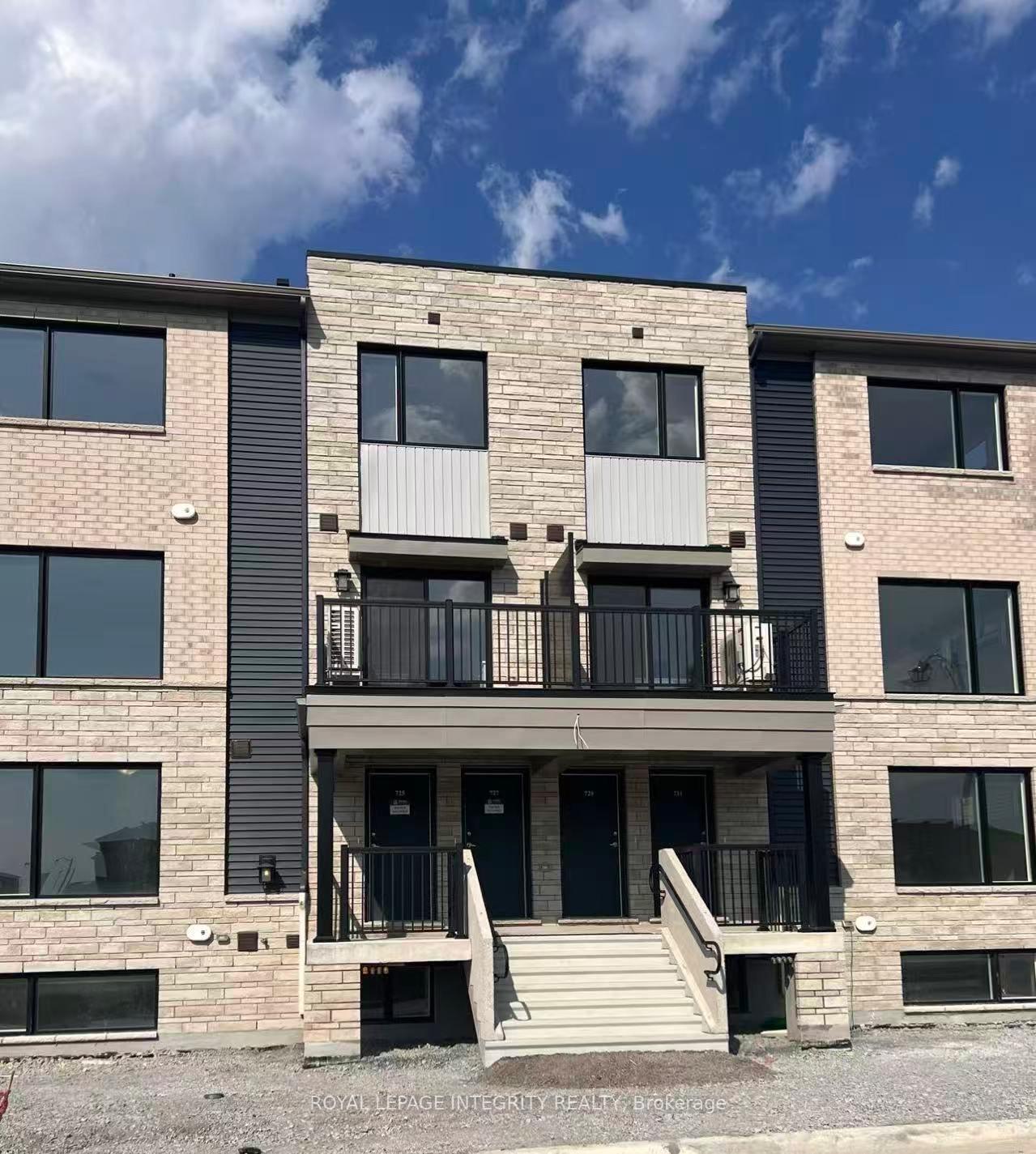Front of 727 Arcadian Private