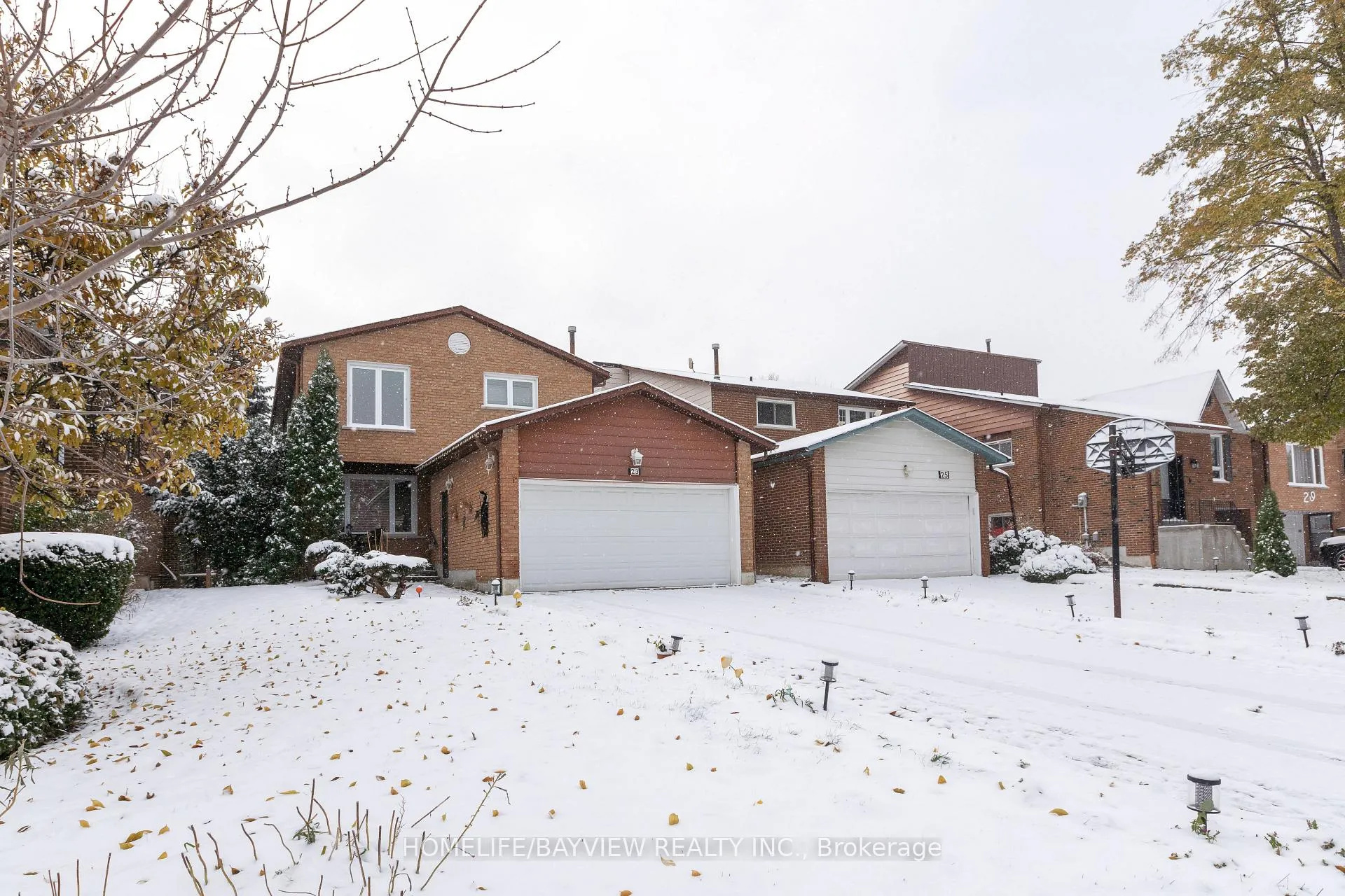 Photo 2 of 23 Holm Crescent, Markham, Aileen-Willowbrook — HOMEH
