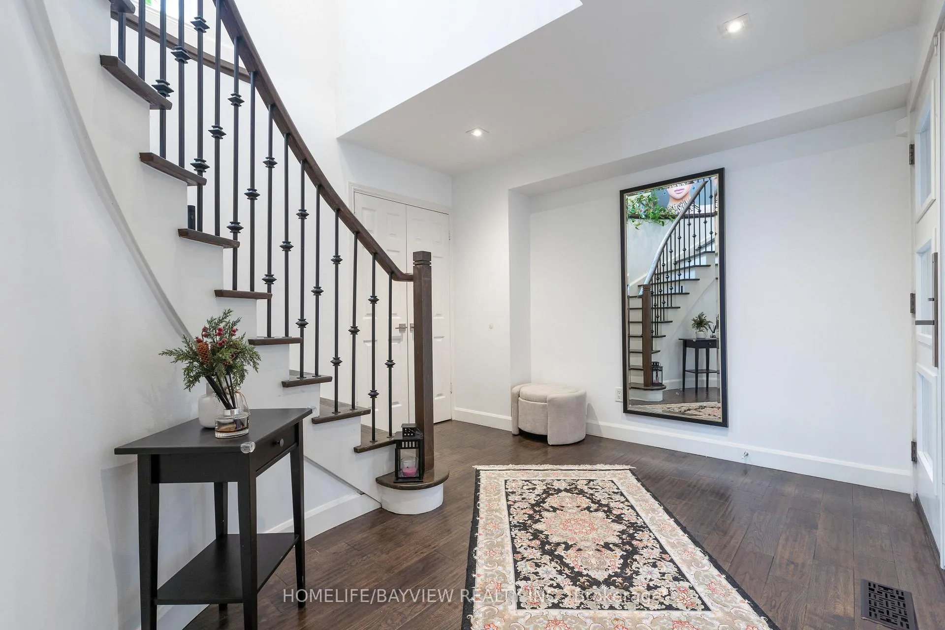 Photo 3 of 23 Holm Crescent, Markham, Aileen-Willowbrook — HOMEH