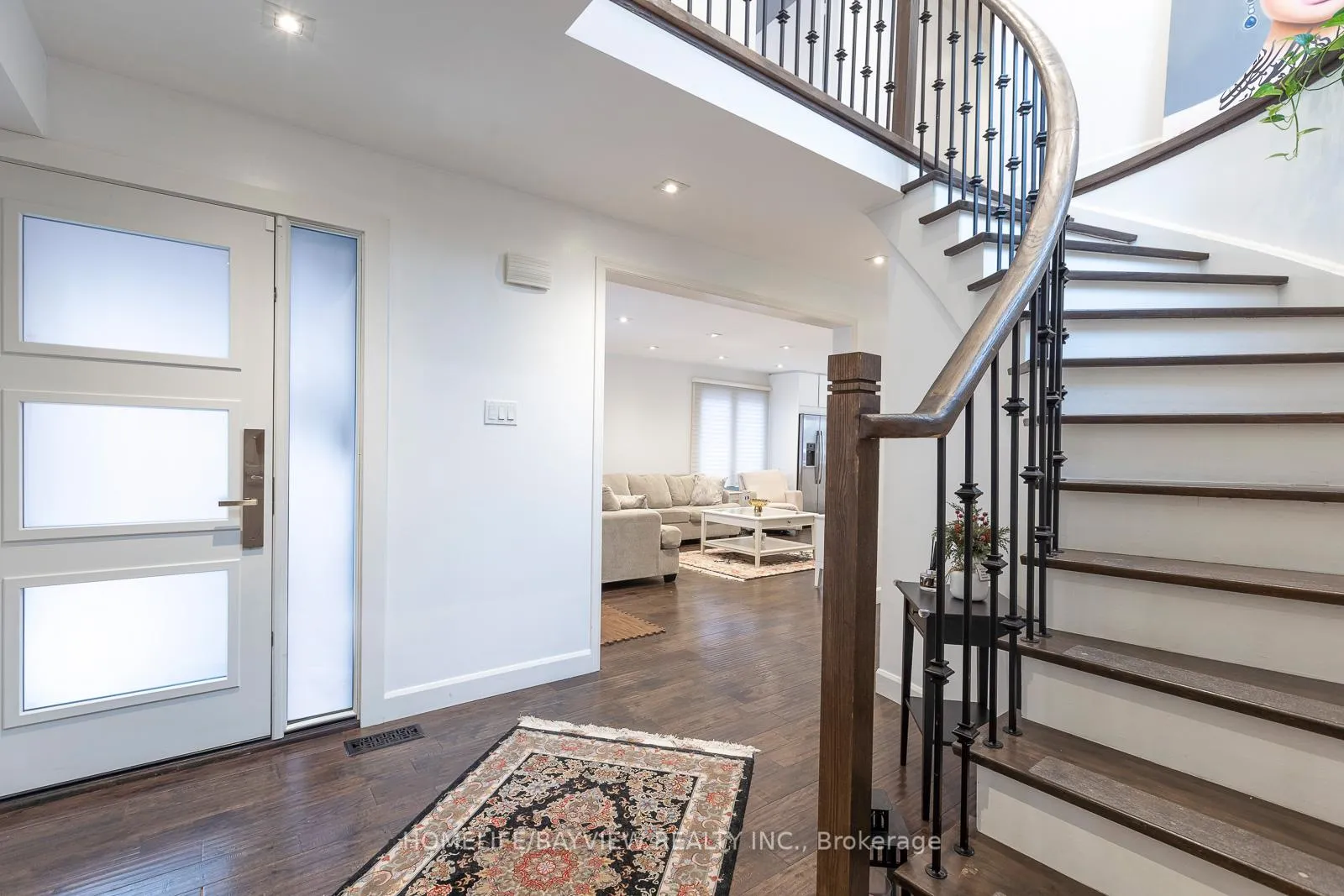 Photo 4 of 23 Holm Crescent, Markham, Aileen-Willowbrook — HOMEH