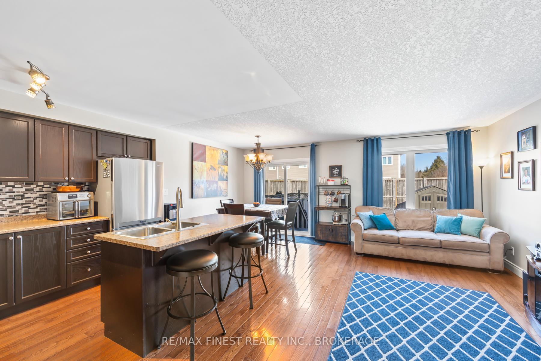 Photo 6 of 24 Amherst Drive, Loyalist, Amherstview — HOMEH