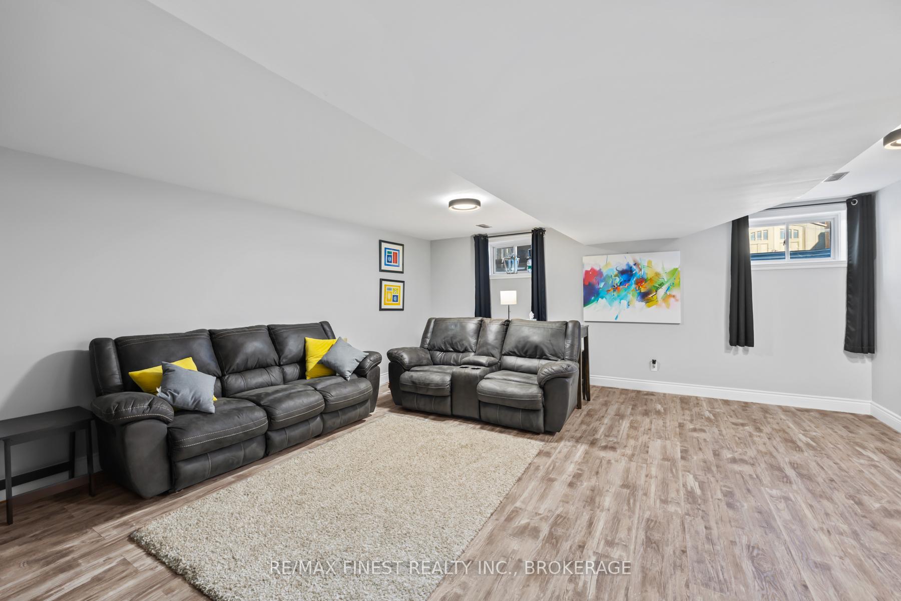Photo 16 of 24 Amherst Drive, Loyalist, Amherstview — HOMEH