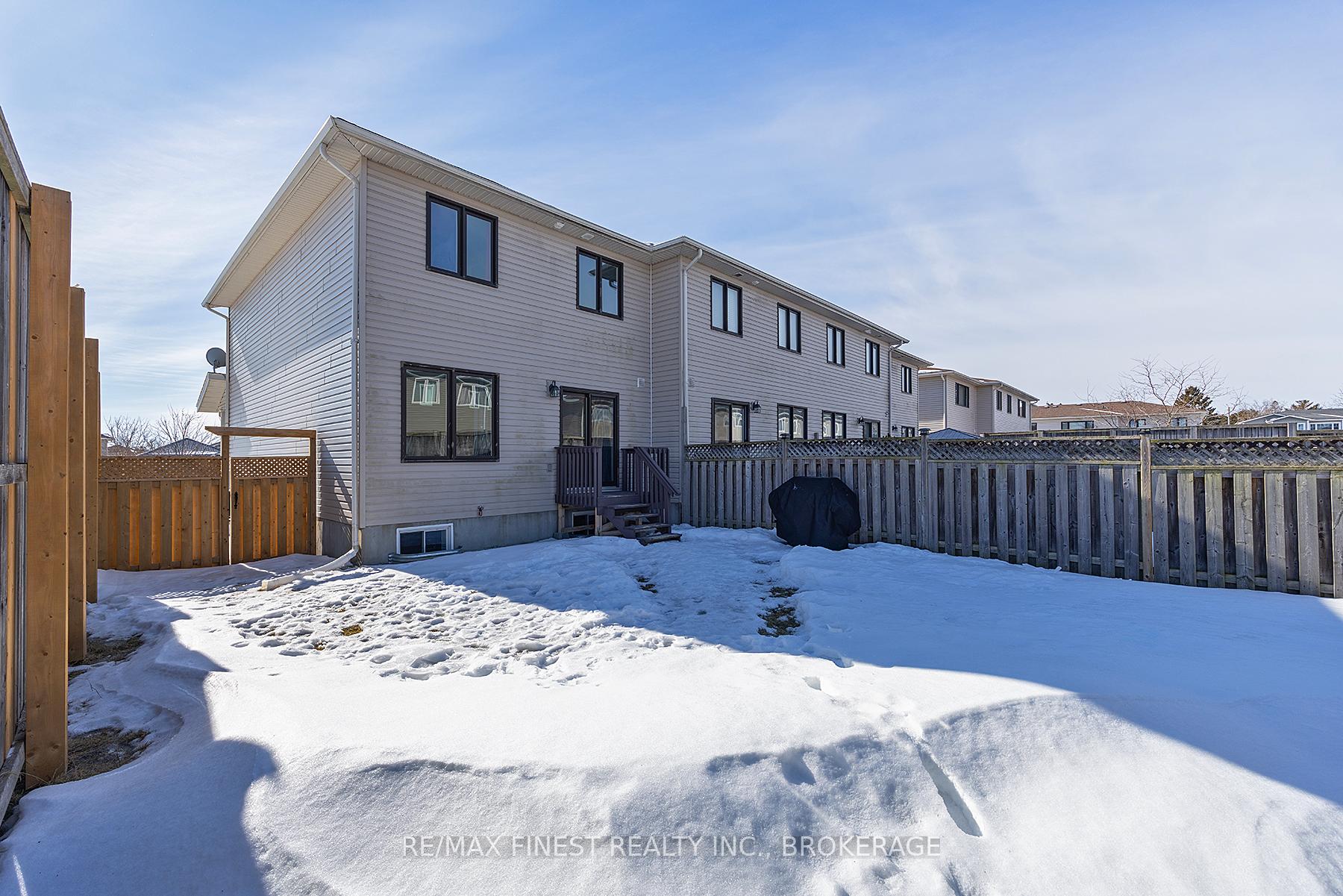 Photo 20 of 24 Amherst Drive, Loyalist, Amherstview — HOMEH