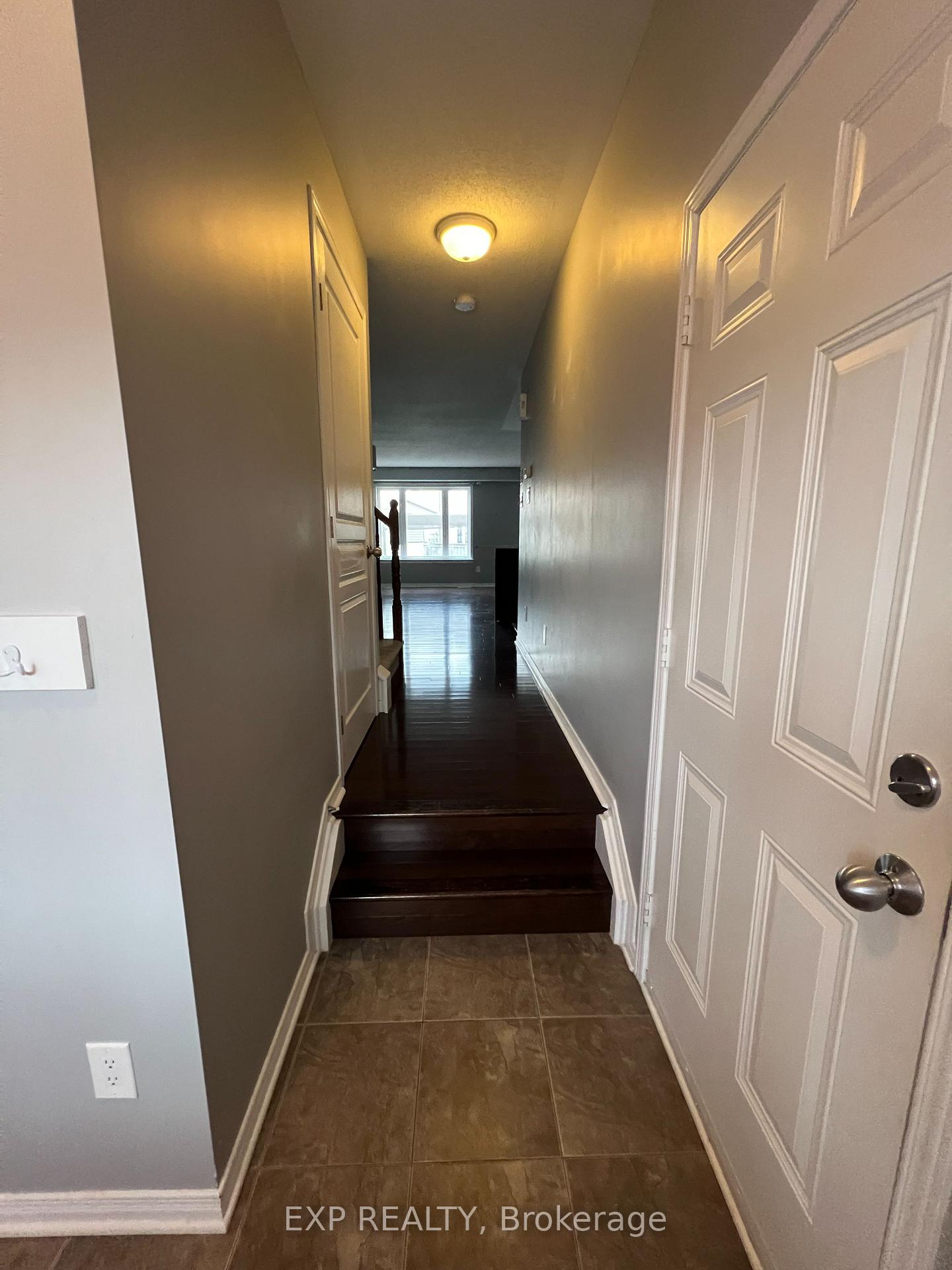 Photo 2 of 528 Fordell Avenue, Ottawa, Kanata - Morgan's Grant/South March — HOMEH
