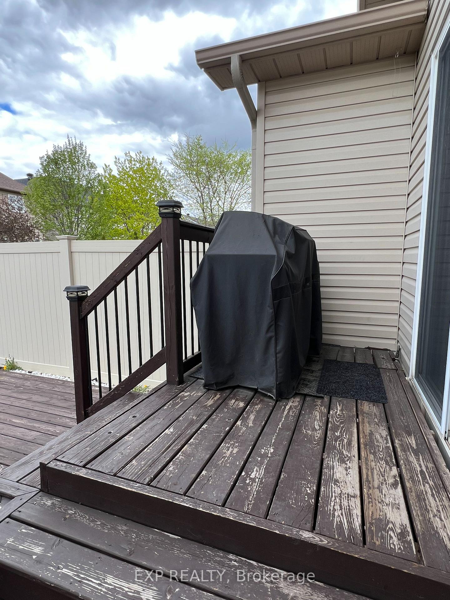 Photo 14 of 528 Fordell Avenue, Ottawa, Kanata - Morgan's Grant/South March — HOMEH