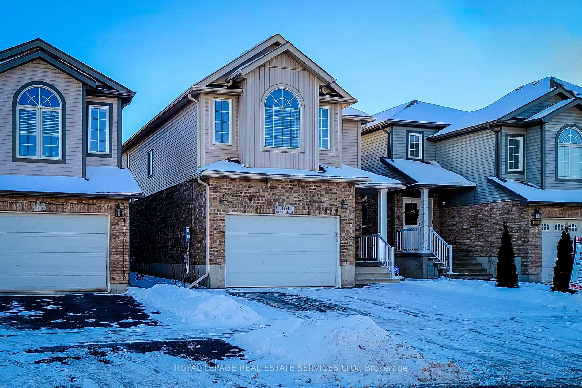 Photo 2 of 381 Parkvale Drive, Kitchener, Huron Park — HOMEH