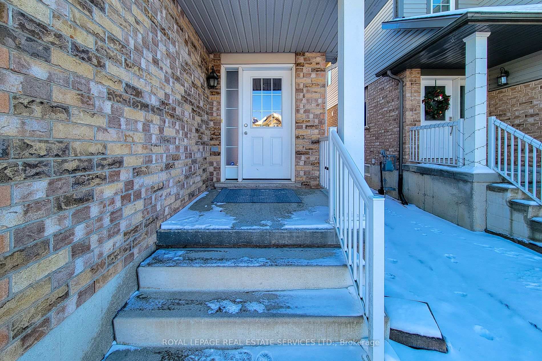 Photo 3 of 381 Parkvale Drive, Kitchener, Huron Park — HOMEH