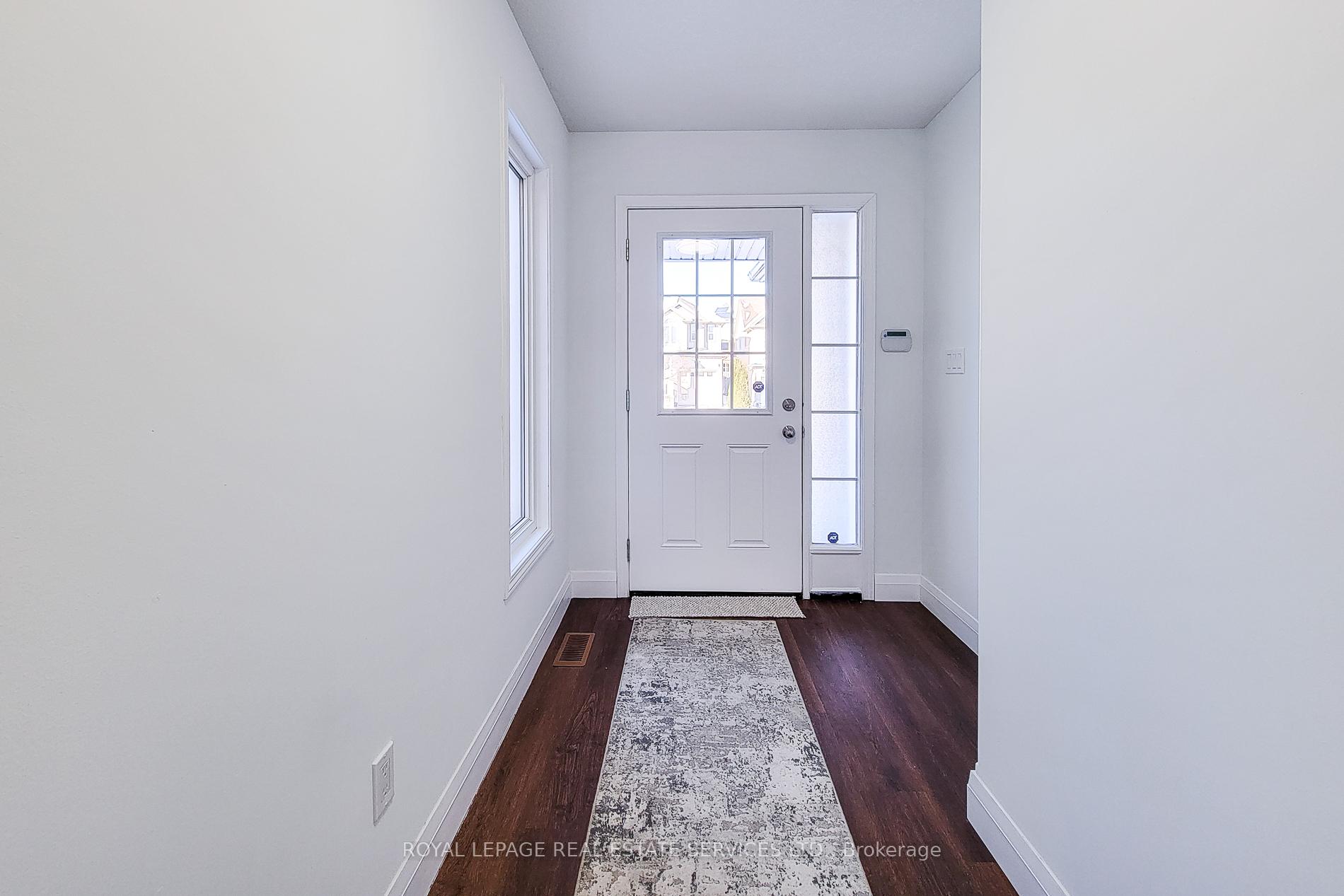 Photo 4 of 381 Parkvale Drive, Kitchener, Huron Park — HOMEH
