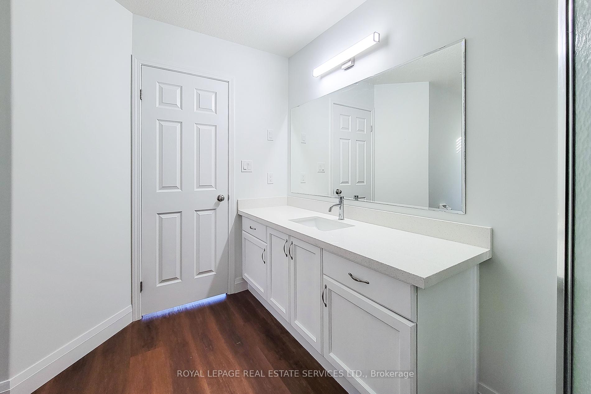 Photo 20 of 381 Parkvale Drive, Kitchener, Huron Park — HOMEH
