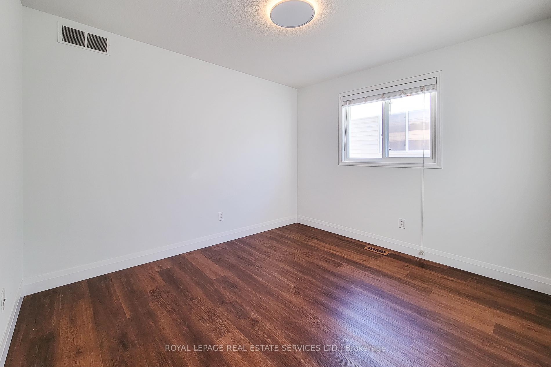 Photo 21 of 381 Parkvale Drive, Kitchener, Huron Park — HOMEH