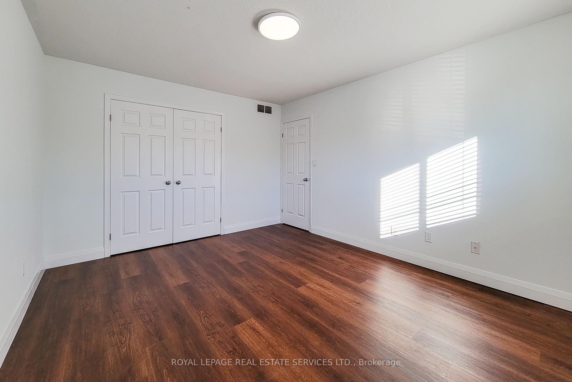 Photo 24 of 381 Parkvale Drive, Kitchener, Huron Park — HOMEH