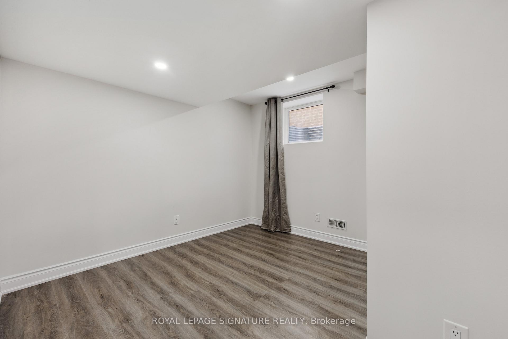 Photo 17 of 135 Ian Ormston Drive, Kitchener — HOMEH